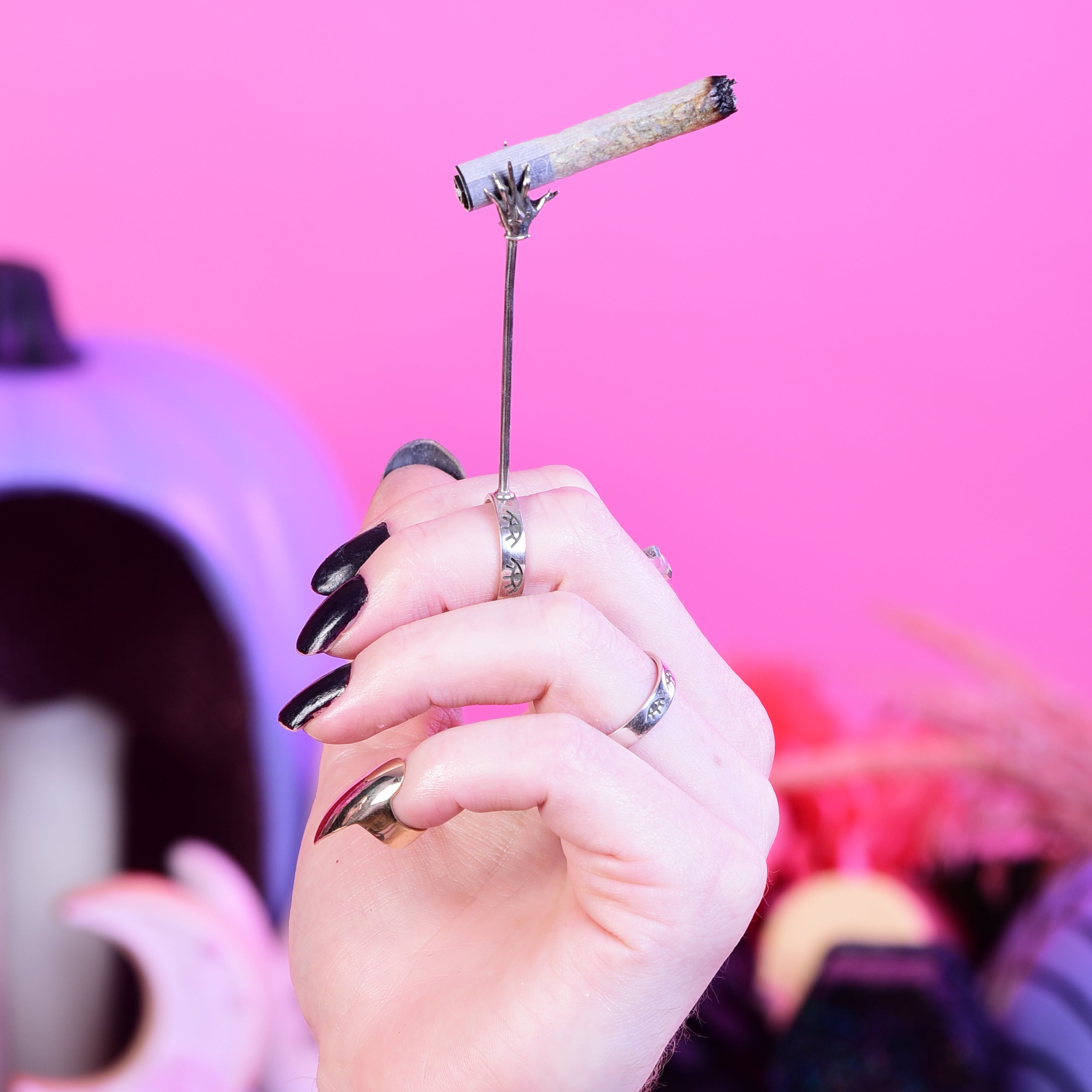 Queen of Hell Sceptre Cigarette Blunt Holder Ring