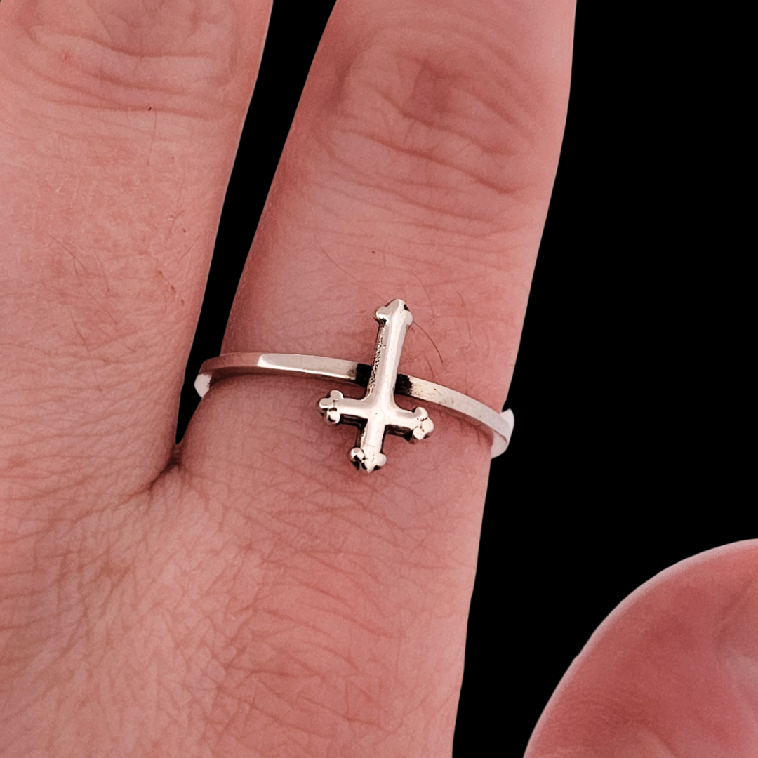 Tiny Trefoil Cross Ring Sterling Silver - Inchoo Bijoux