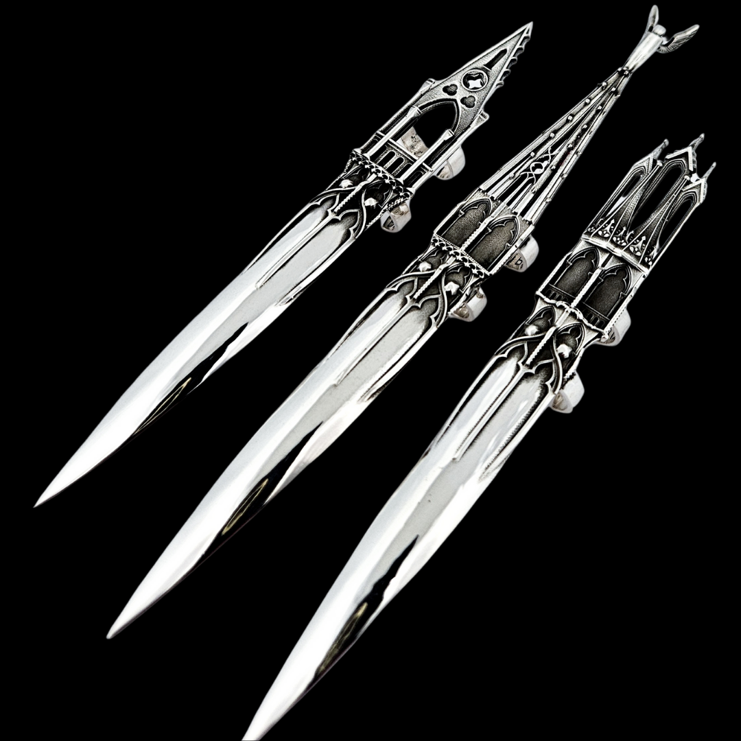Temple of Temptations Oversized Fake Nail Ring Claw