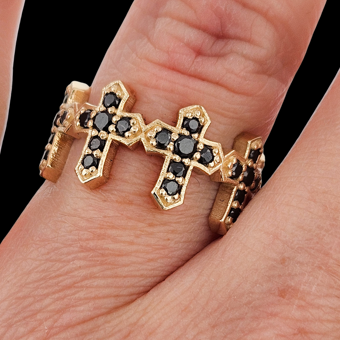 Protected Sacred Circle Ring - Gold and Black Diamonds - Eternity Cross Ring - Inchoo Bijoux