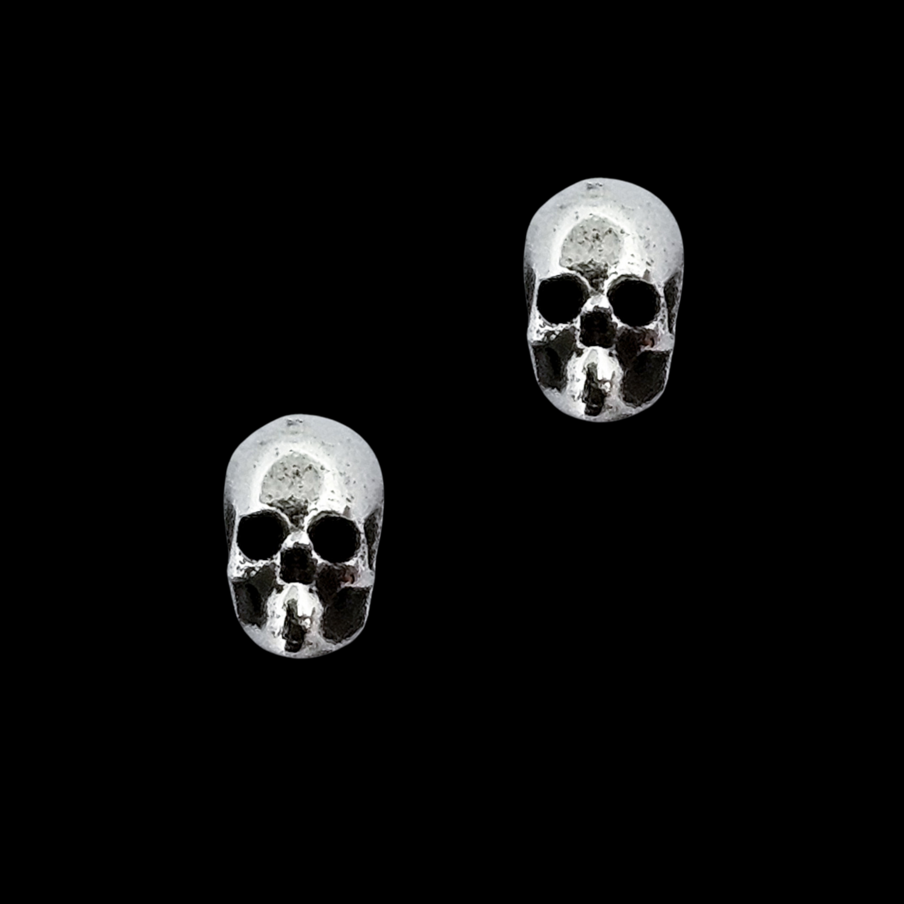 Tiny Skull Earrings - Inchoo Bijoux