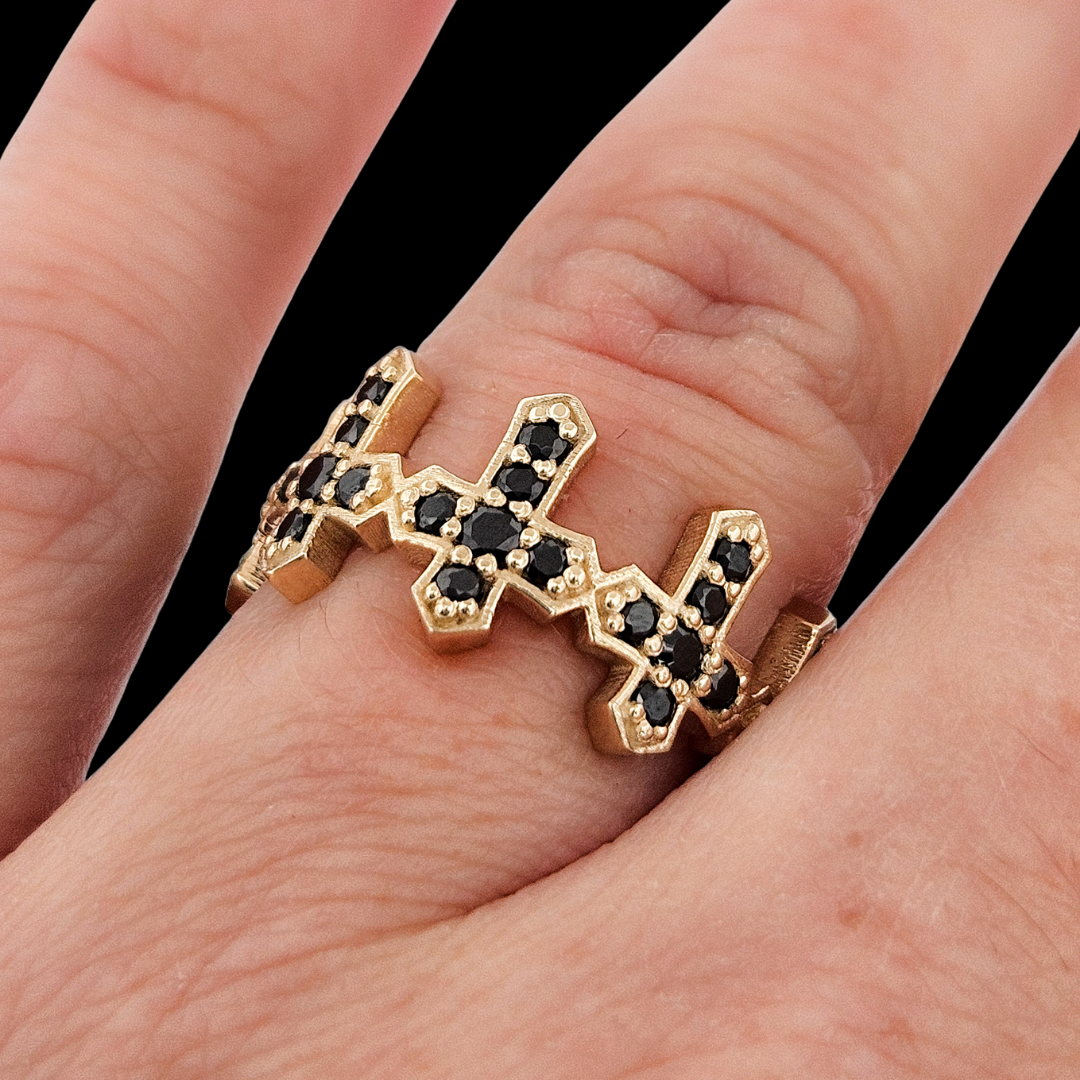 Protected Sacred Circle Ring - Gold and Black Diamonds - Eternity Cross Ring - Inchoo Bijoux
