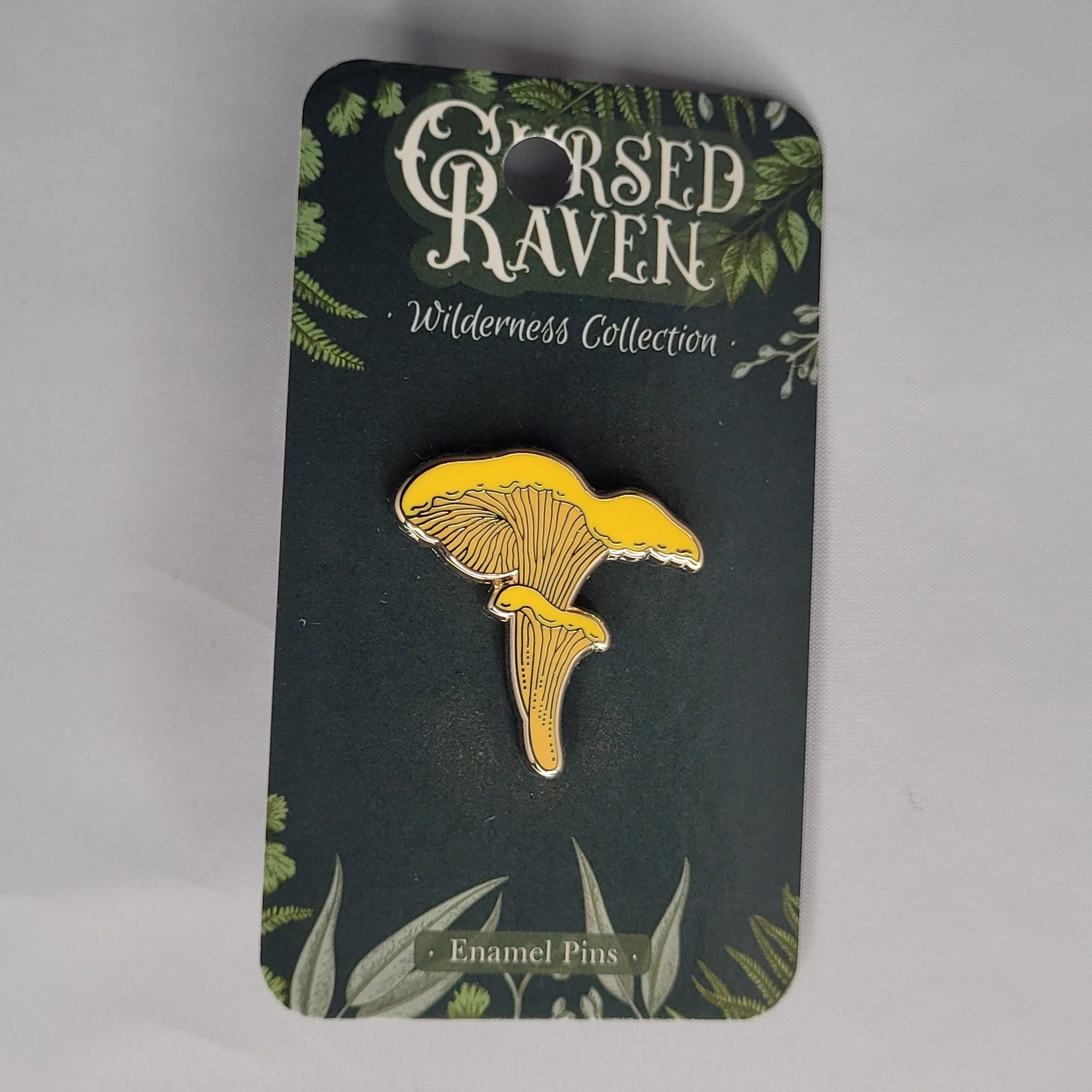 Pin - Chanterelle