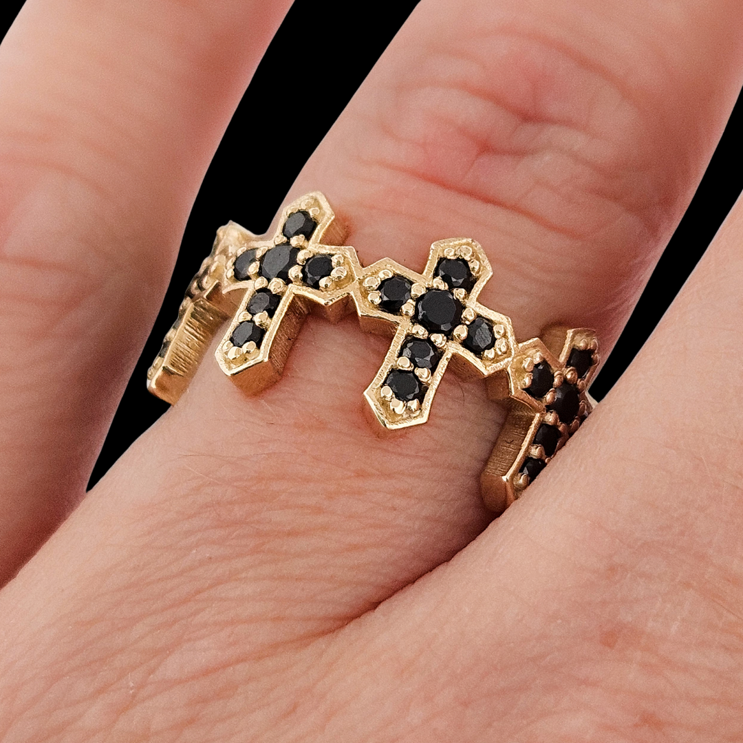 Protected Sacred Circle Ring - Gold and Black Diamonds - Eternity Cross Ring - Inchoo Bijoux