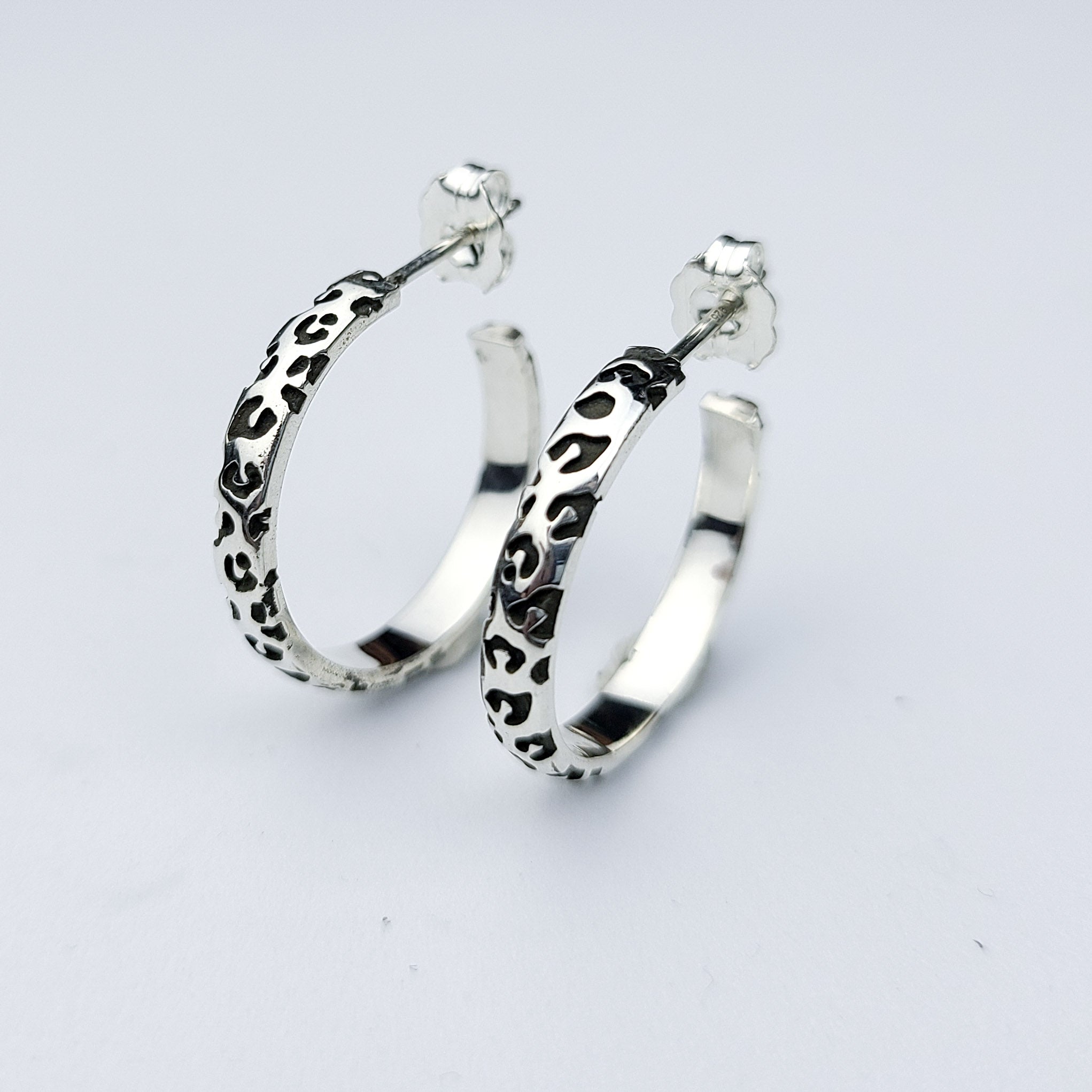 Thin Leopard Print Hoop Earrings