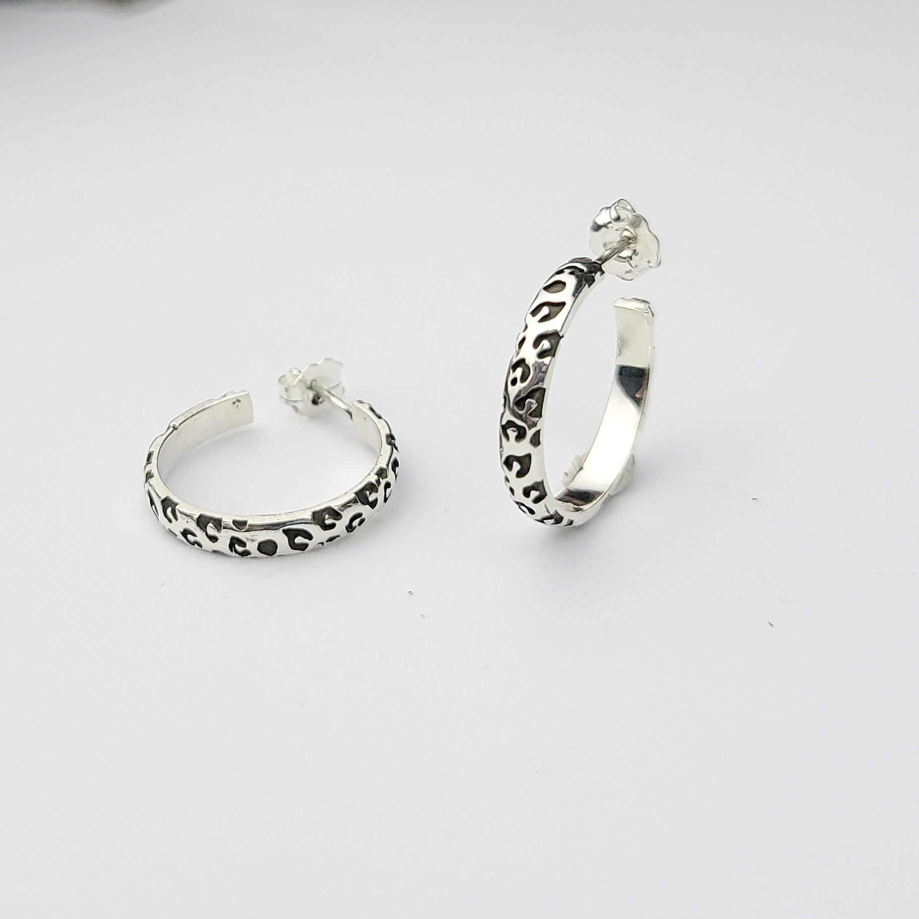 Thin Leopard Print Hoop Earrings