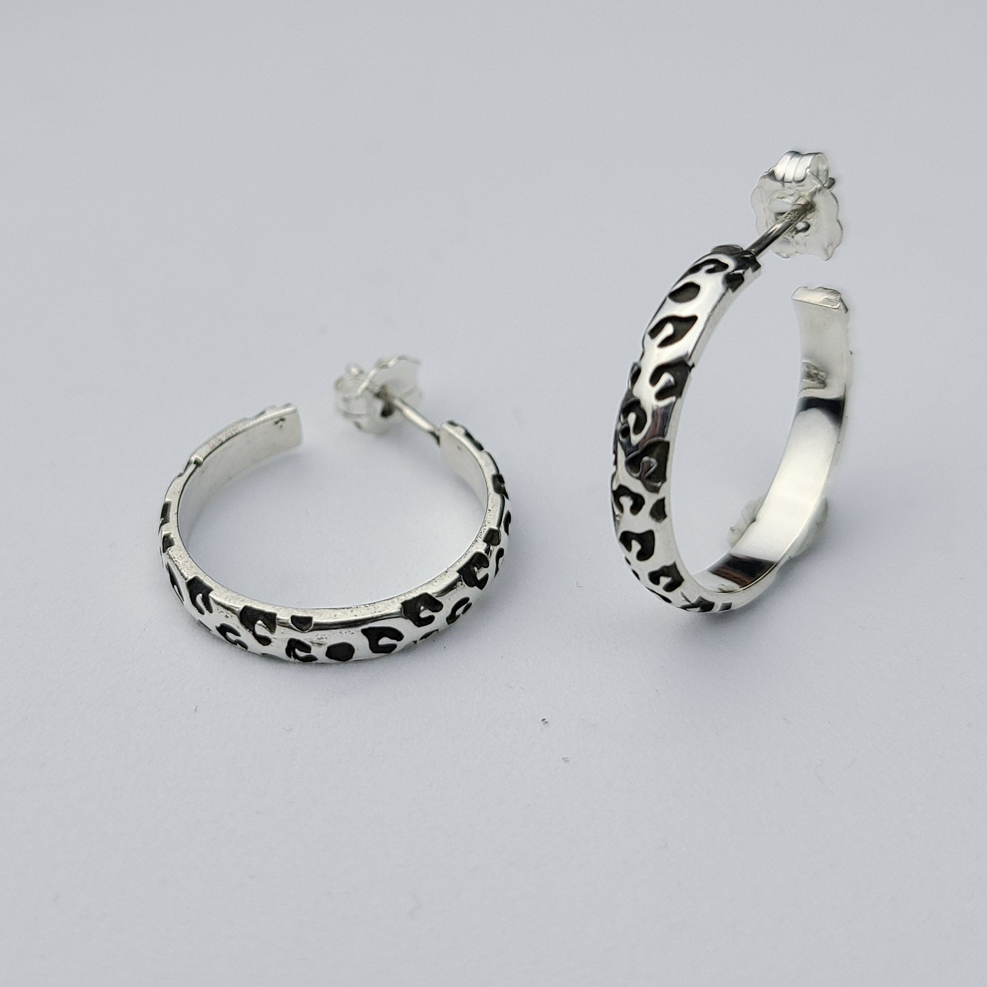 Thin Leopard Print Hoop Earrings