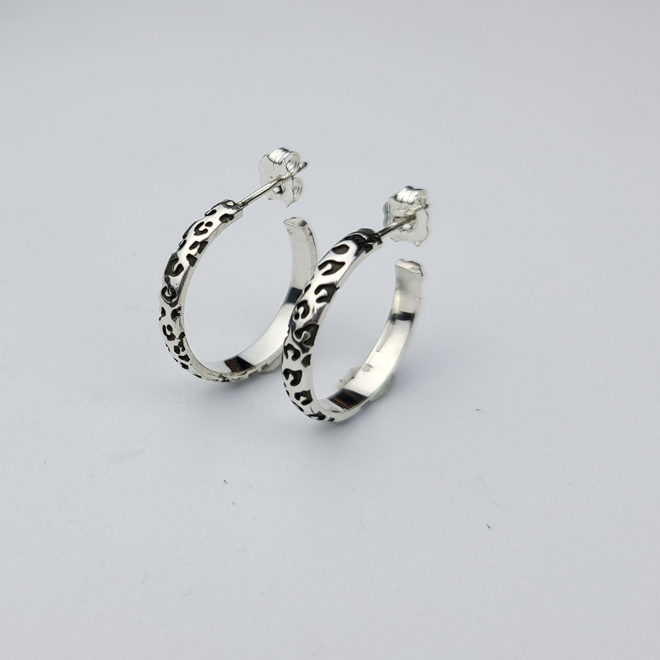 Thin Leopard Print Hoop Earrings