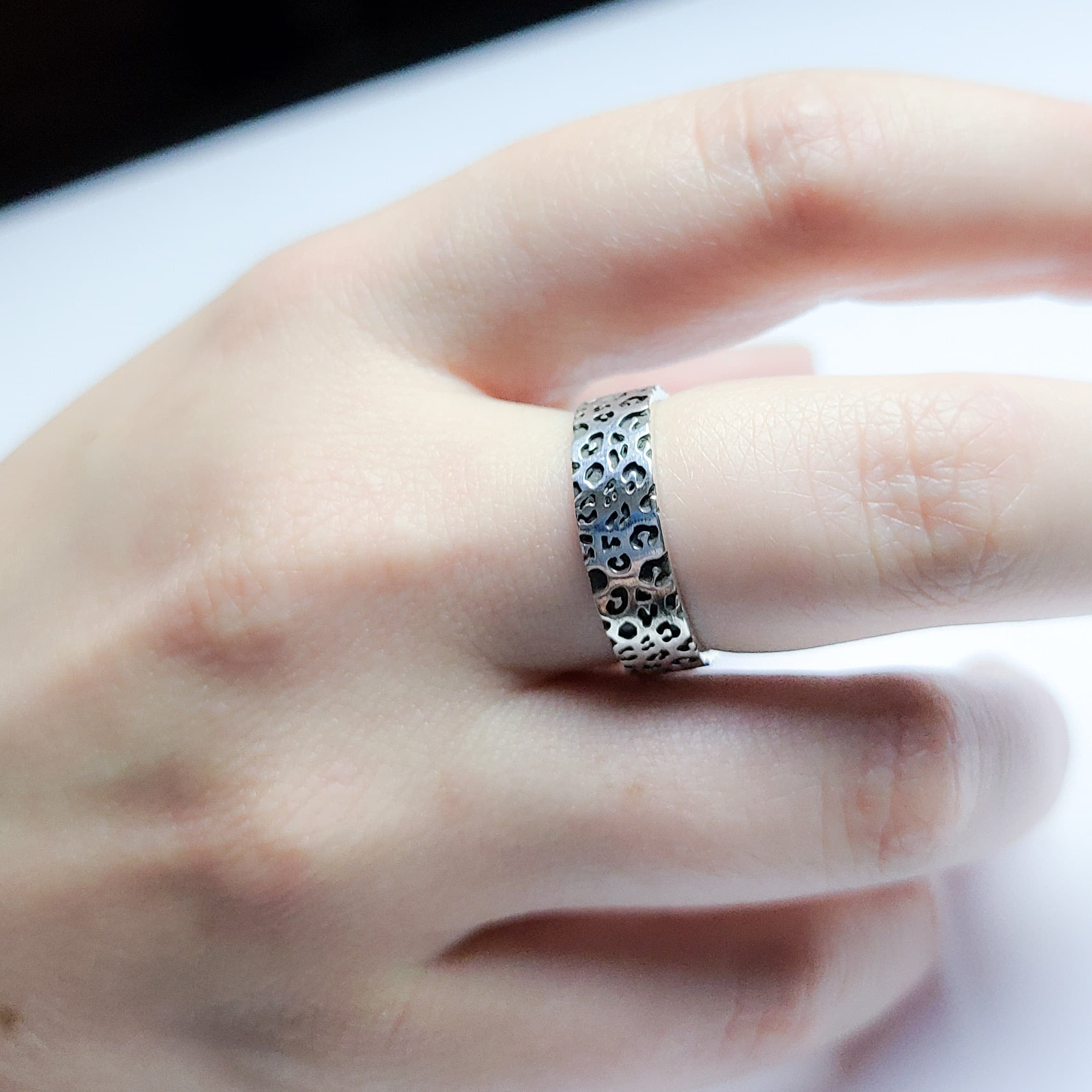 6mm Wide Leopard Print Ring Band-Ring-Inchoo Bijoux-Inchoo Bijoux