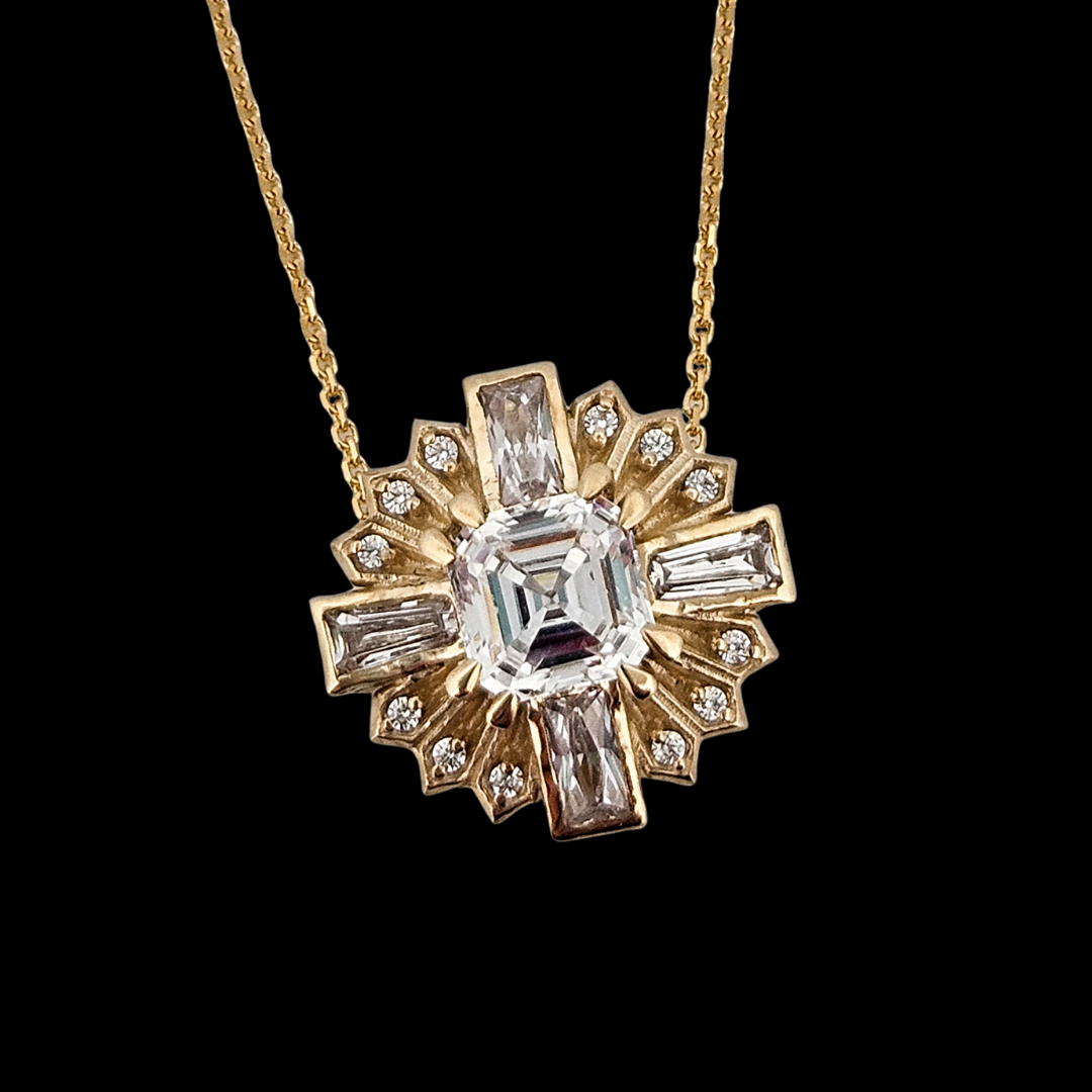 Roaring Pendant and Chain - Gold and Diamonds - Inchoo Bijoux