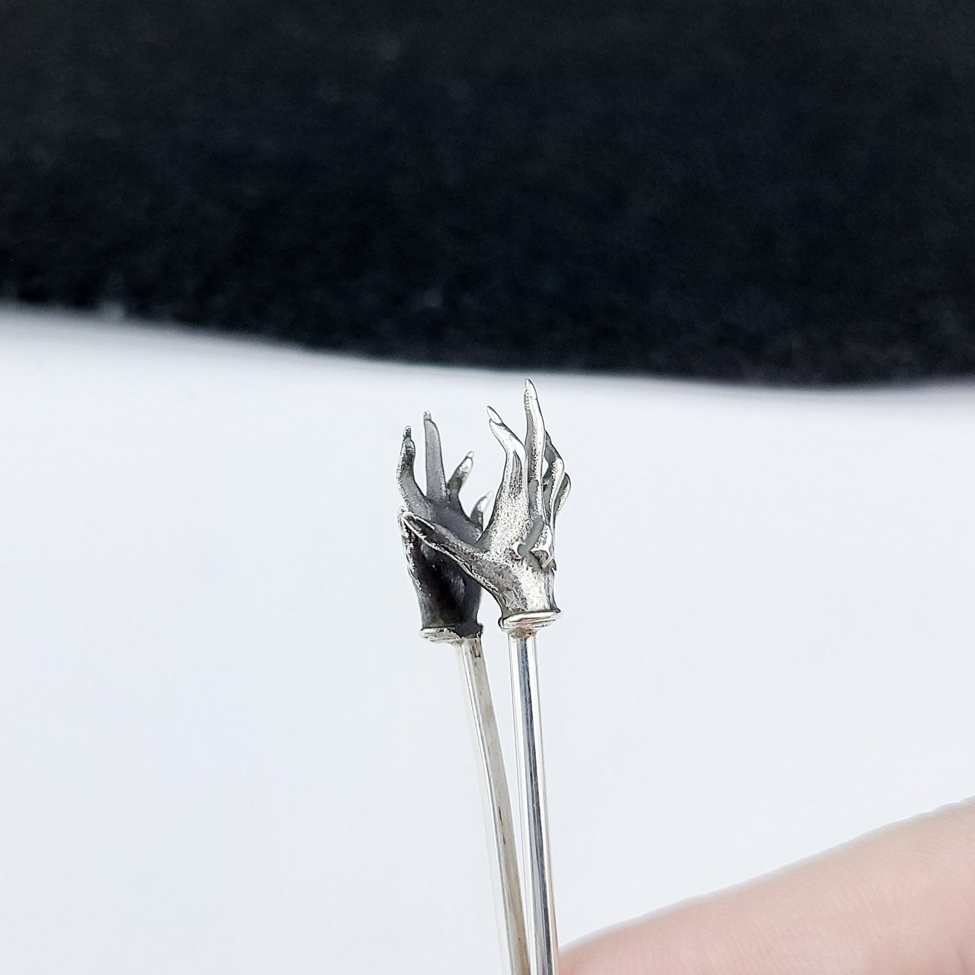 Queen of Hell Sceptre Cigarette Blunt Holder Ring