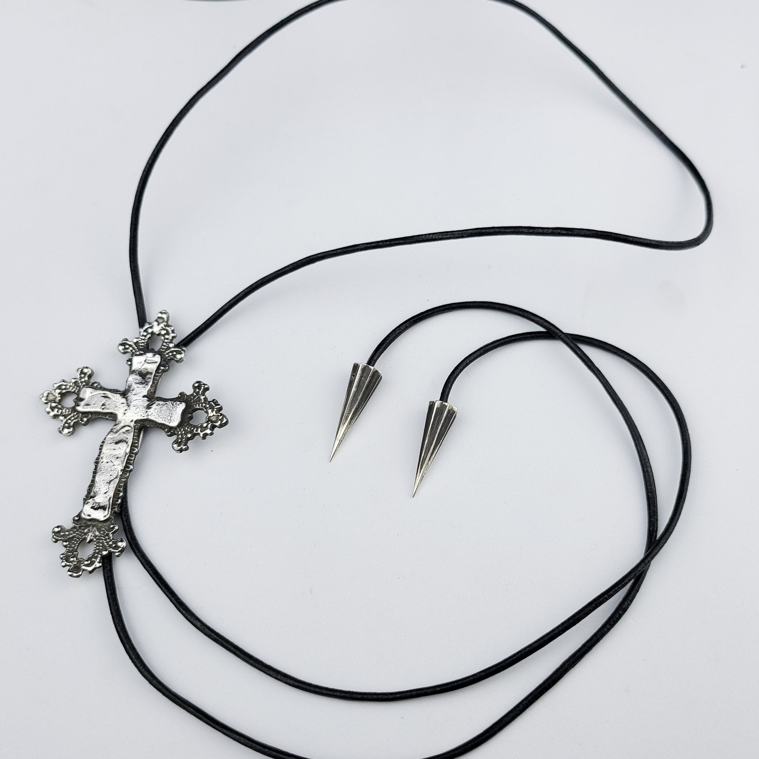 Baroque Cross String Bolo Tie