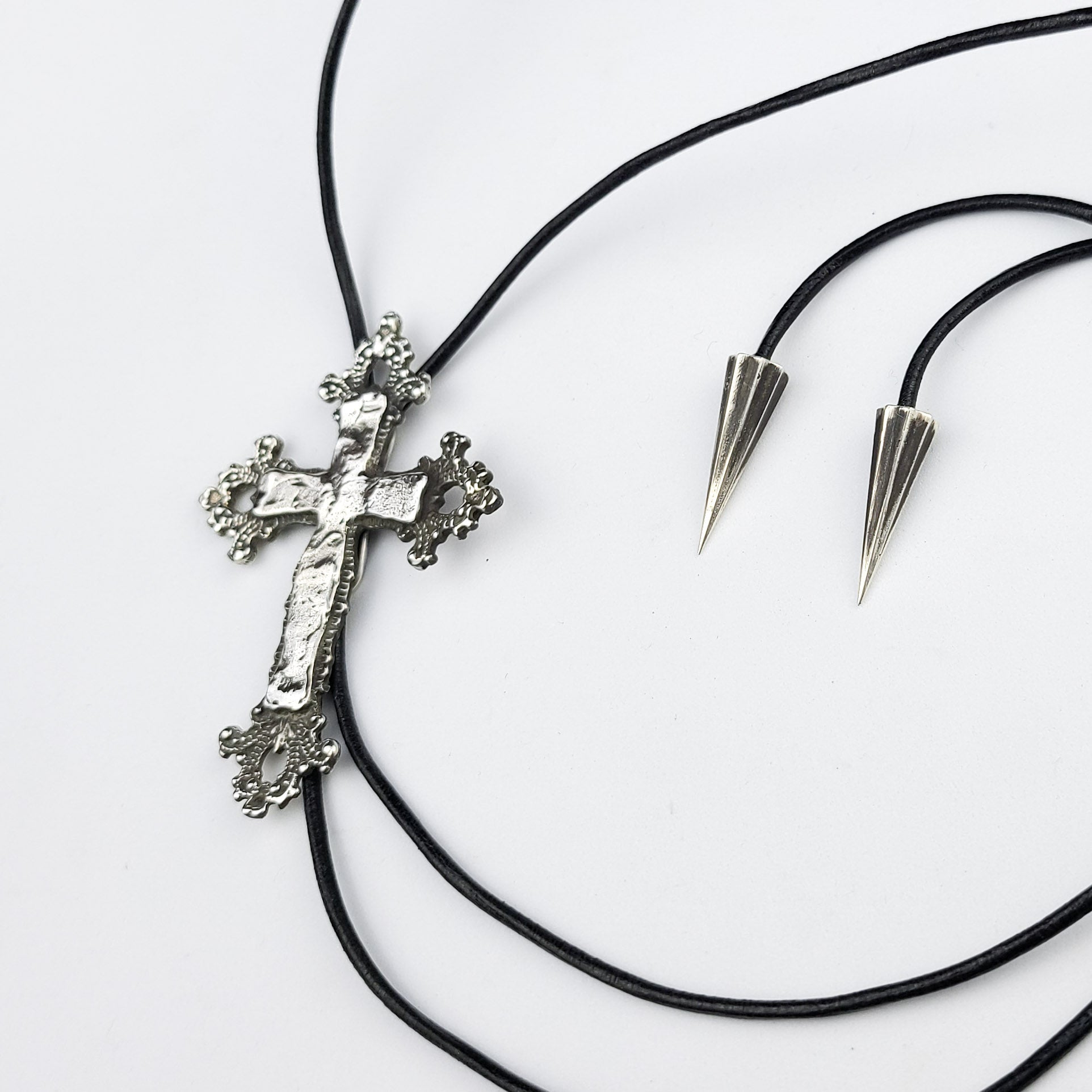 Baroque Cross String Bolo Tie