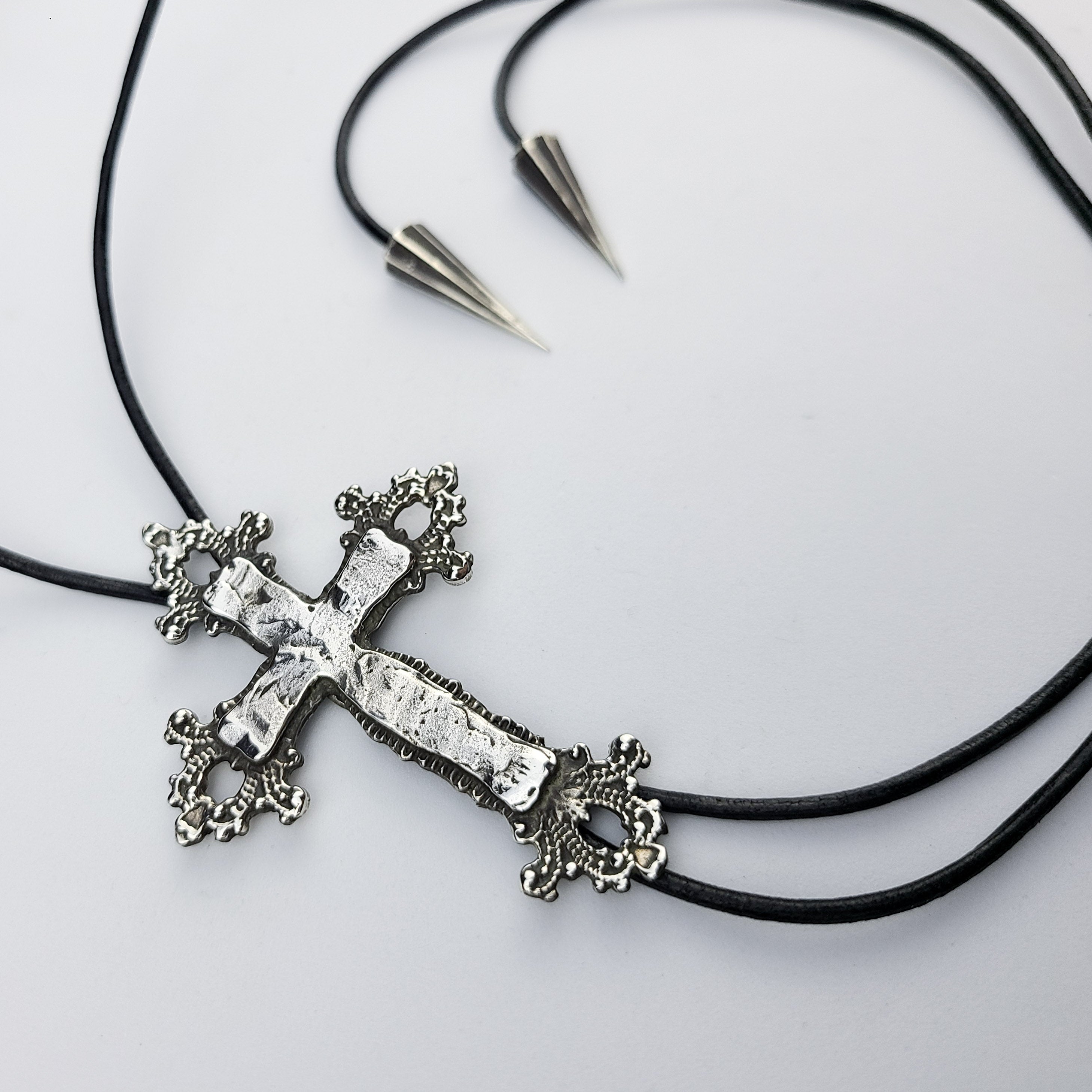 Baroque Cross String Bolo Tie