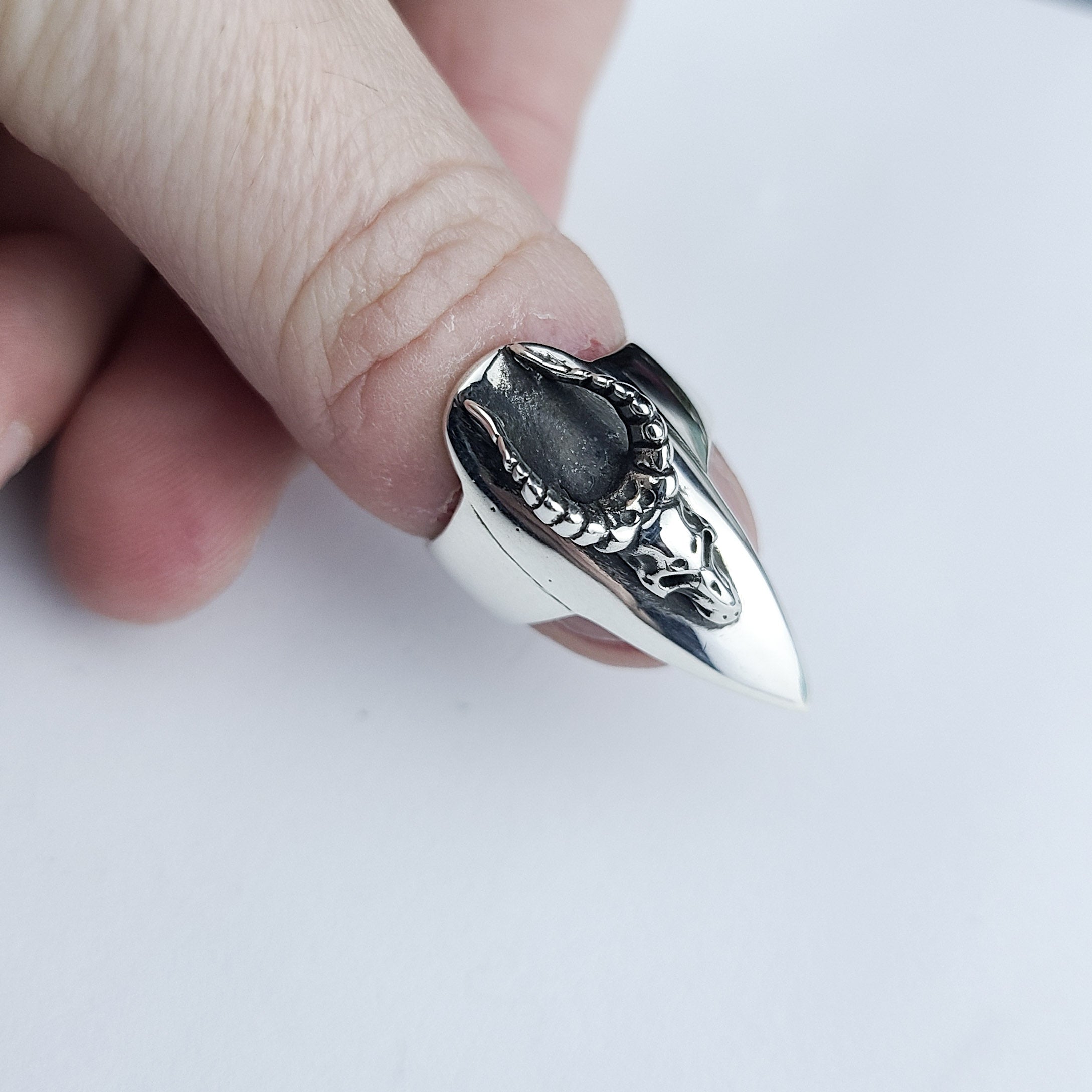 Demon Skull Stiletto Fake Nail Claw Ring