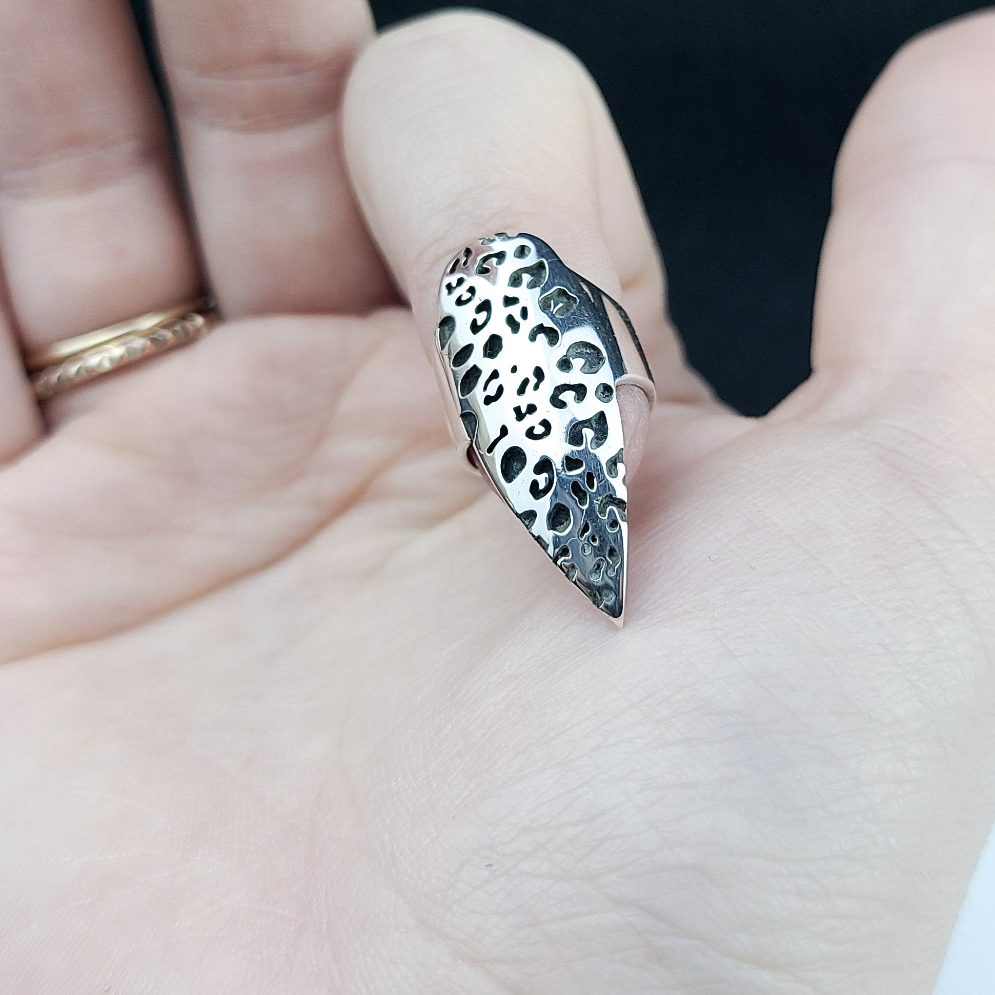 Leopard Print Stilletto Claw Finger Tip Ring - Inchoo Bijoux