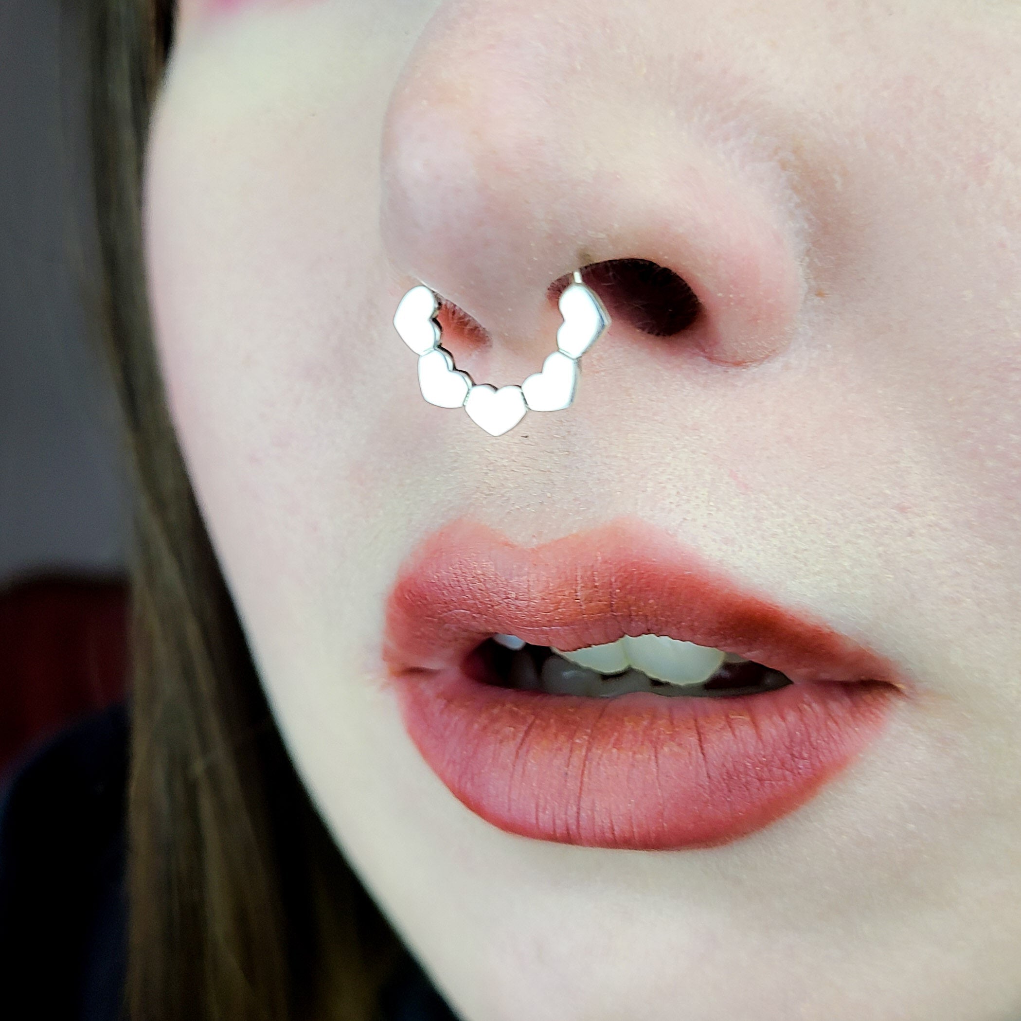 Shiny Silver Heart Septum Piercing