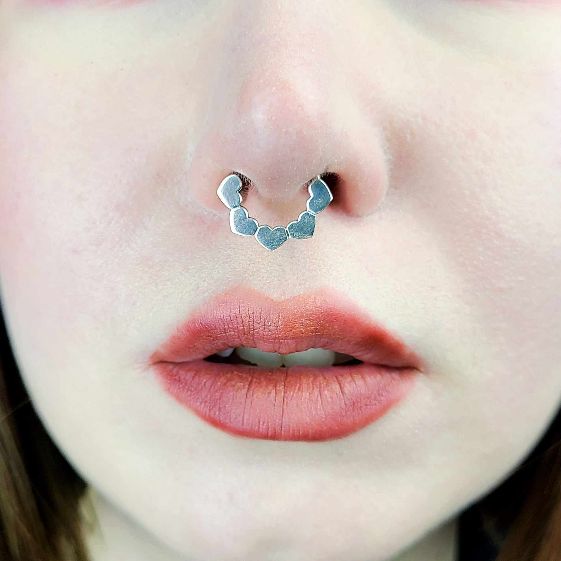 Shiny Silver Heart Septum Piercing