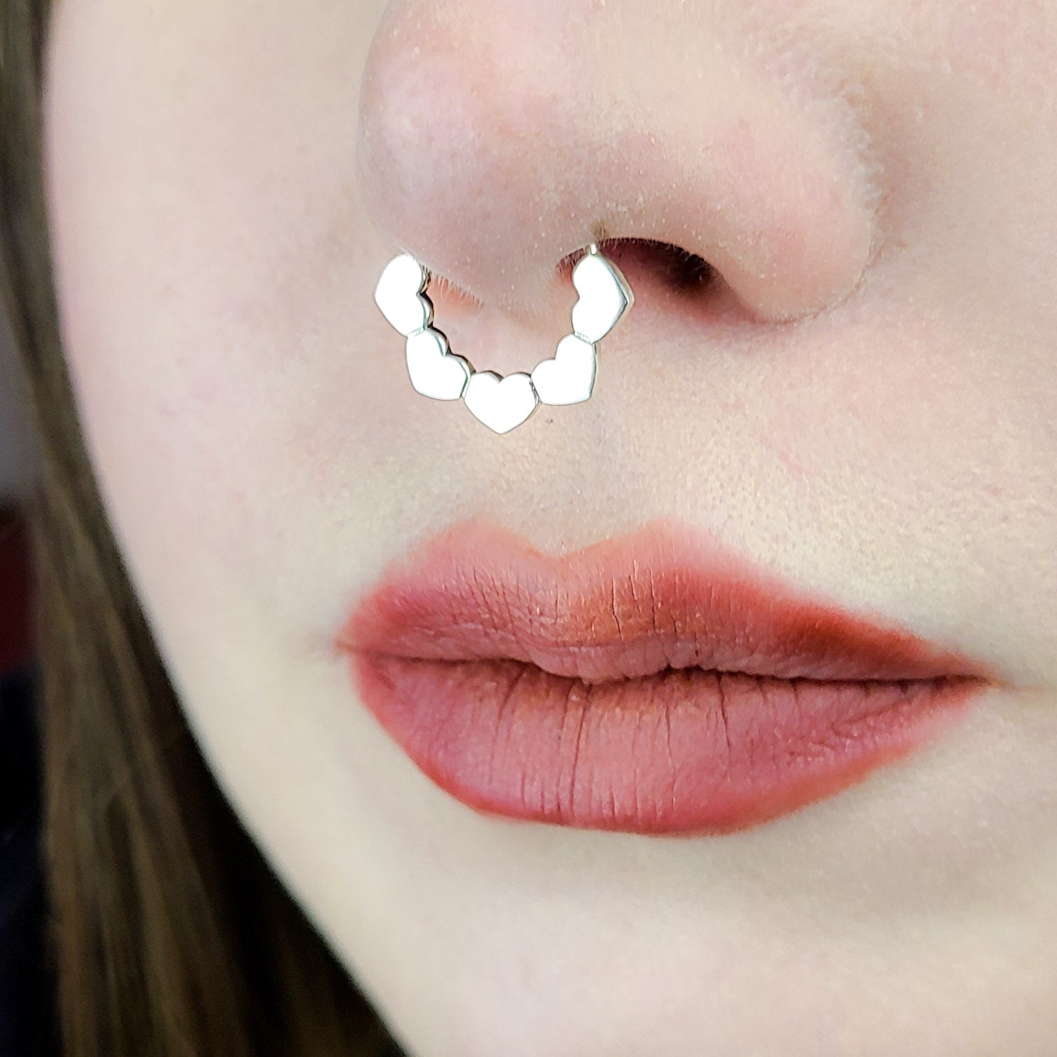 Shiny Silver Heart Septum Piercing