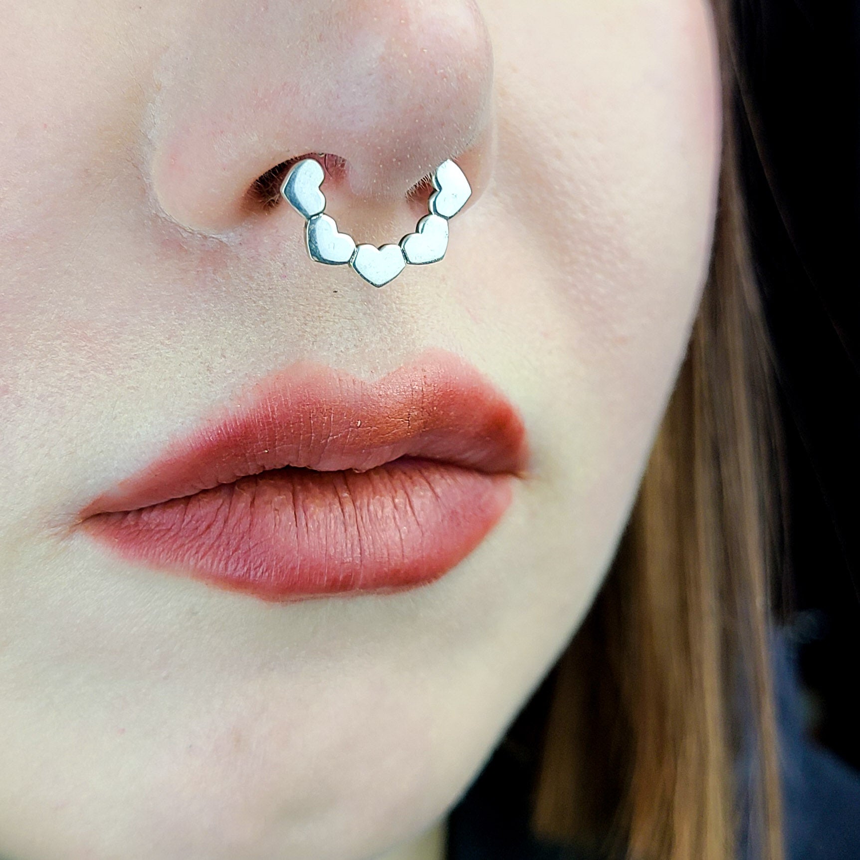 Shiny Silver Heart Septum Piercing