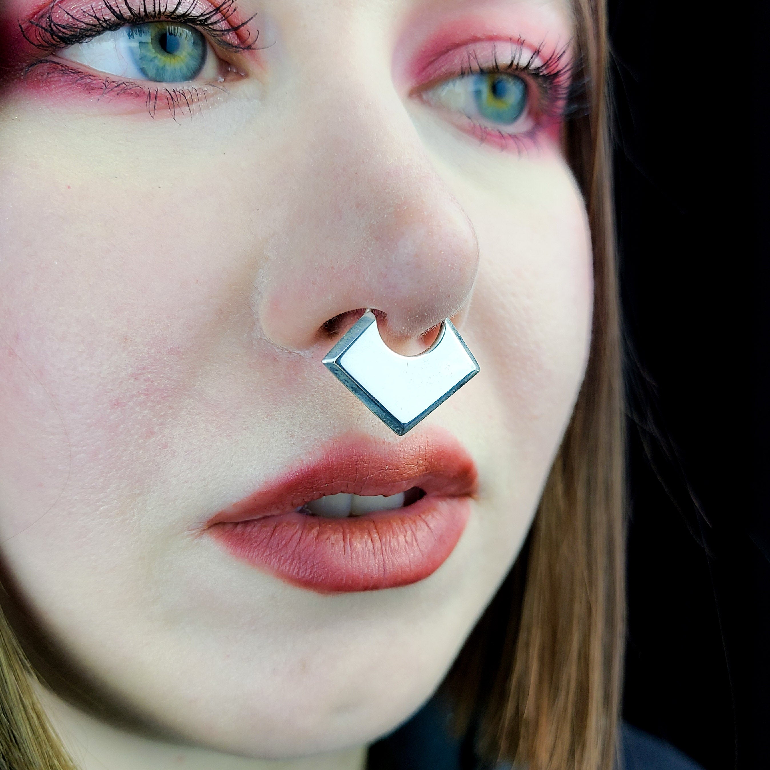 Oversized Blade Shield Septum Piercing
