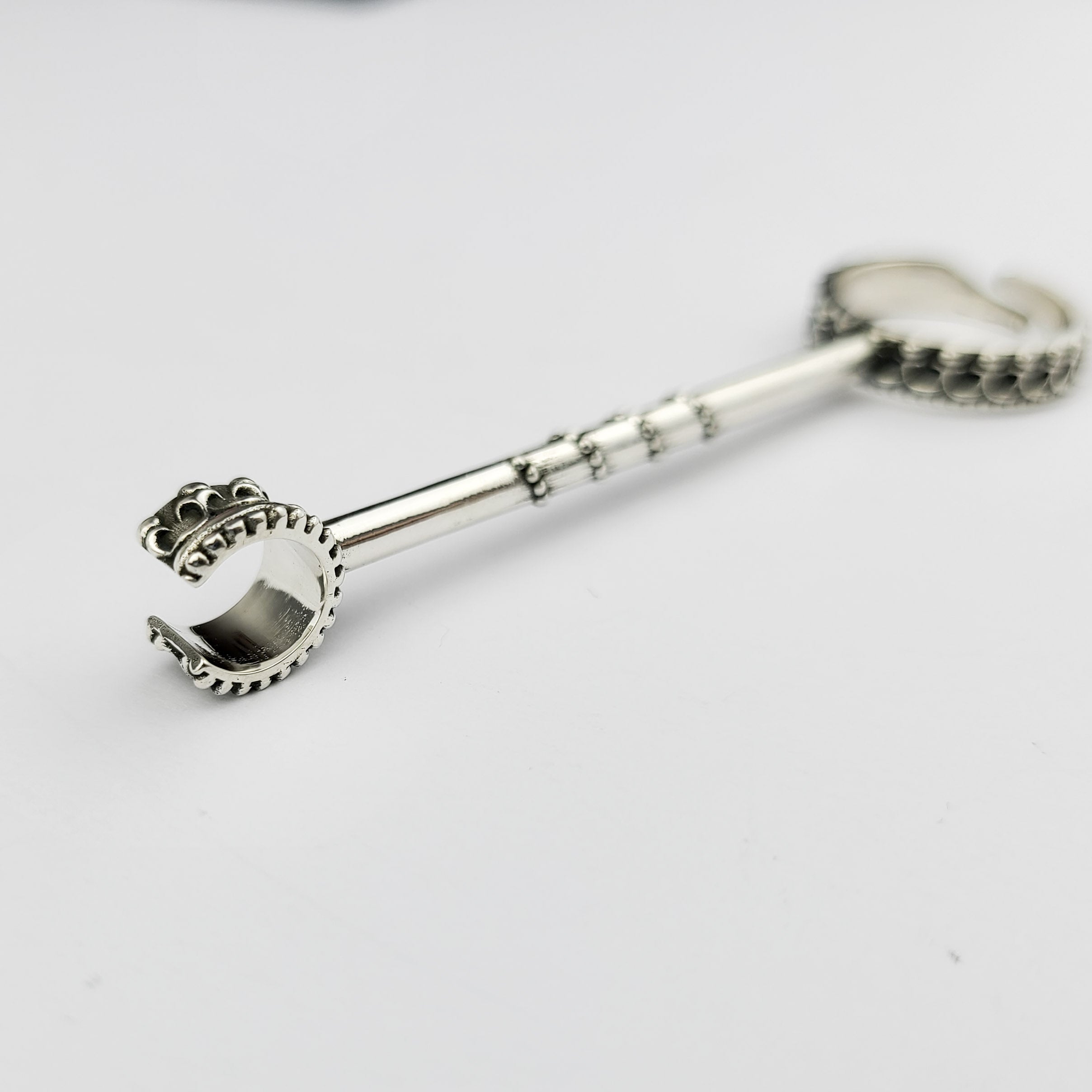 The Queens Crown Blunt Holder