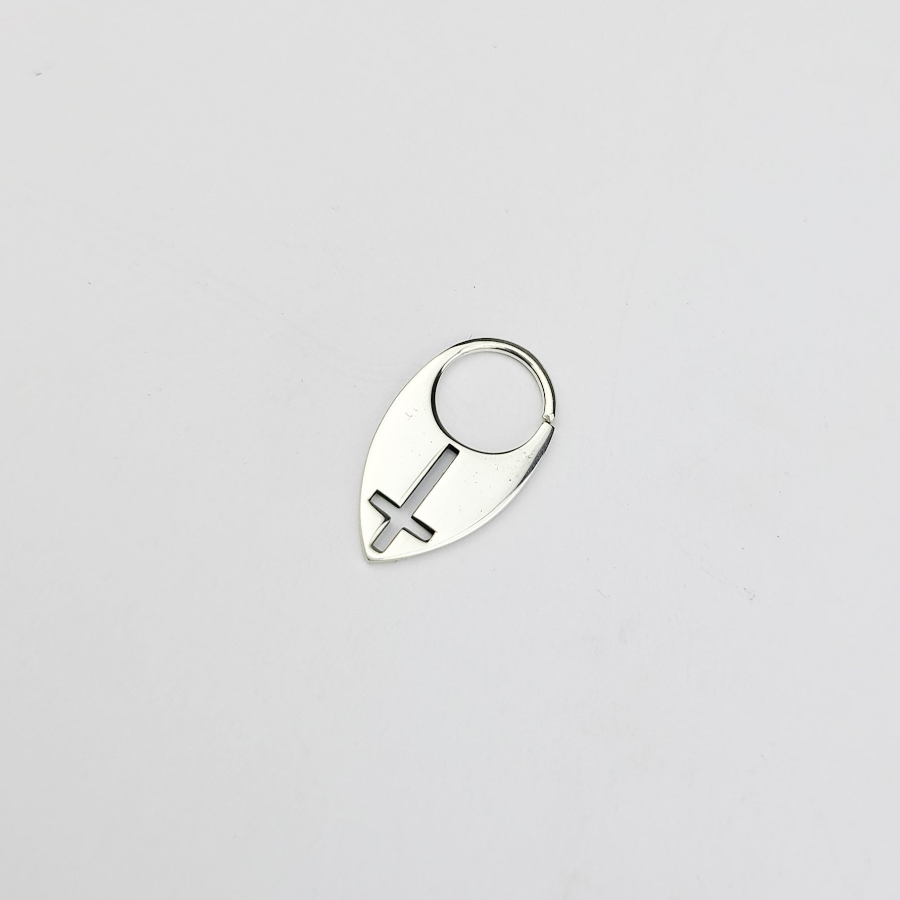 Inverted Cross Septum Ring