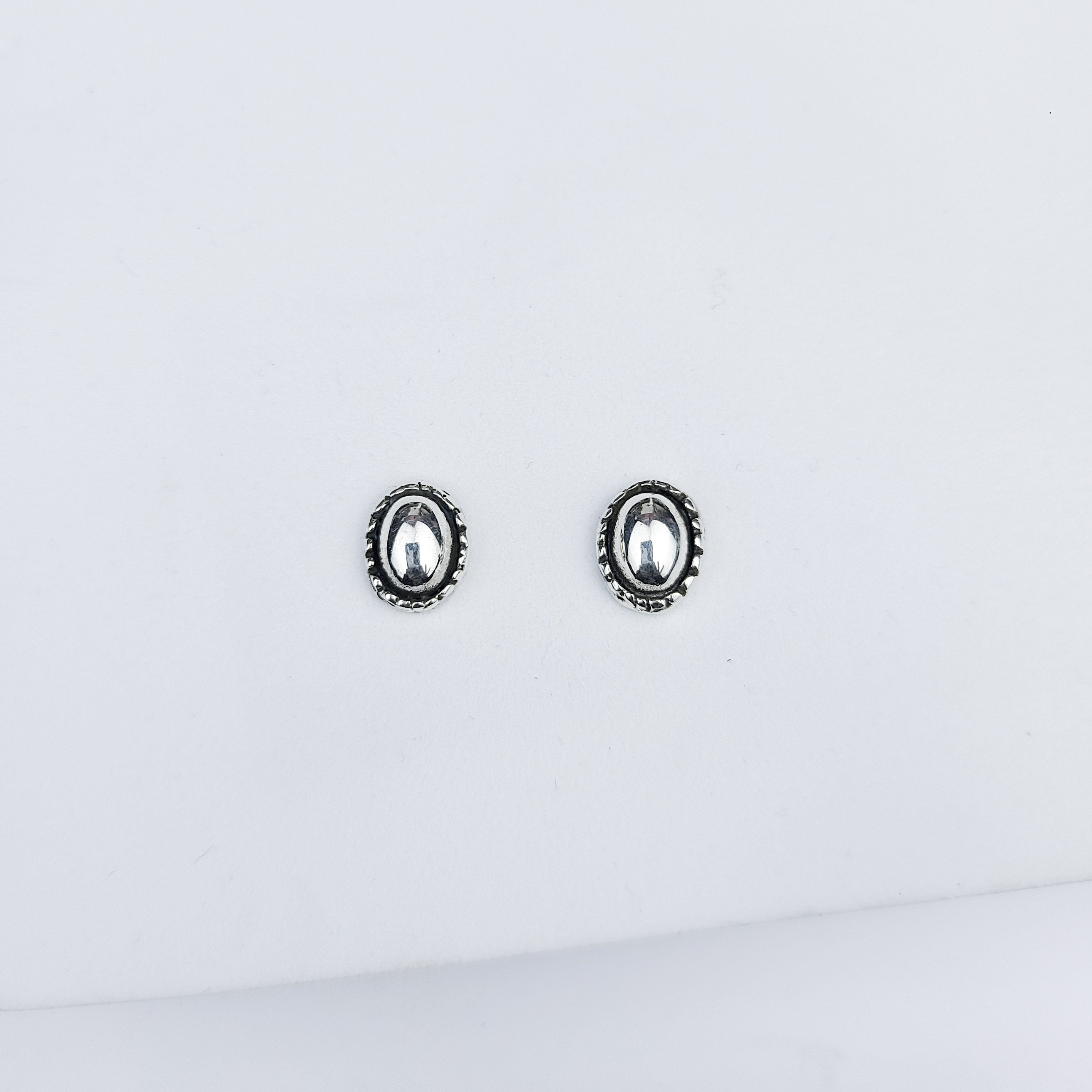 Small Oval Minimal Stud Earrings