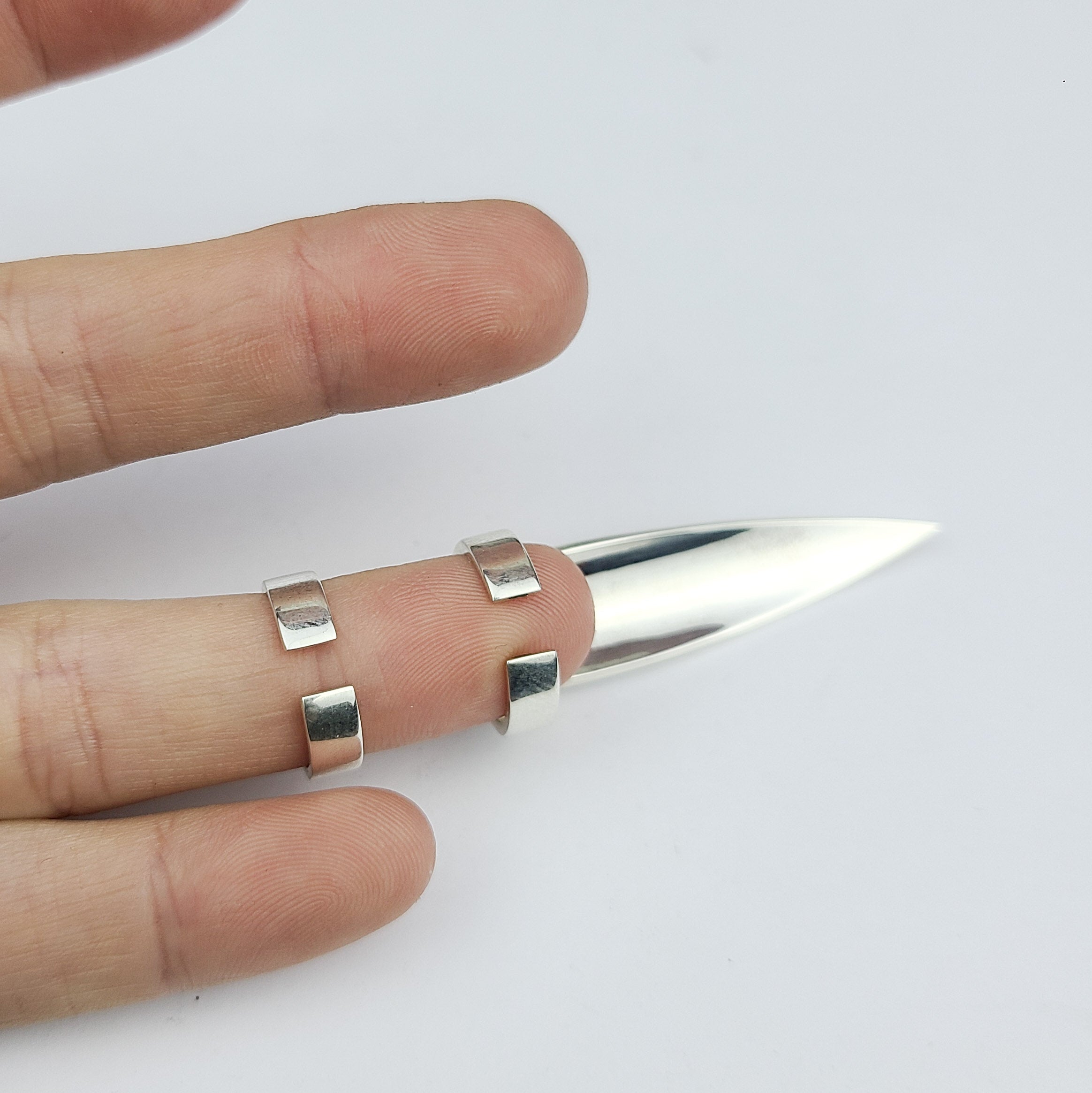 Oversized Stiletto Fake Nail Claw Midi Ring