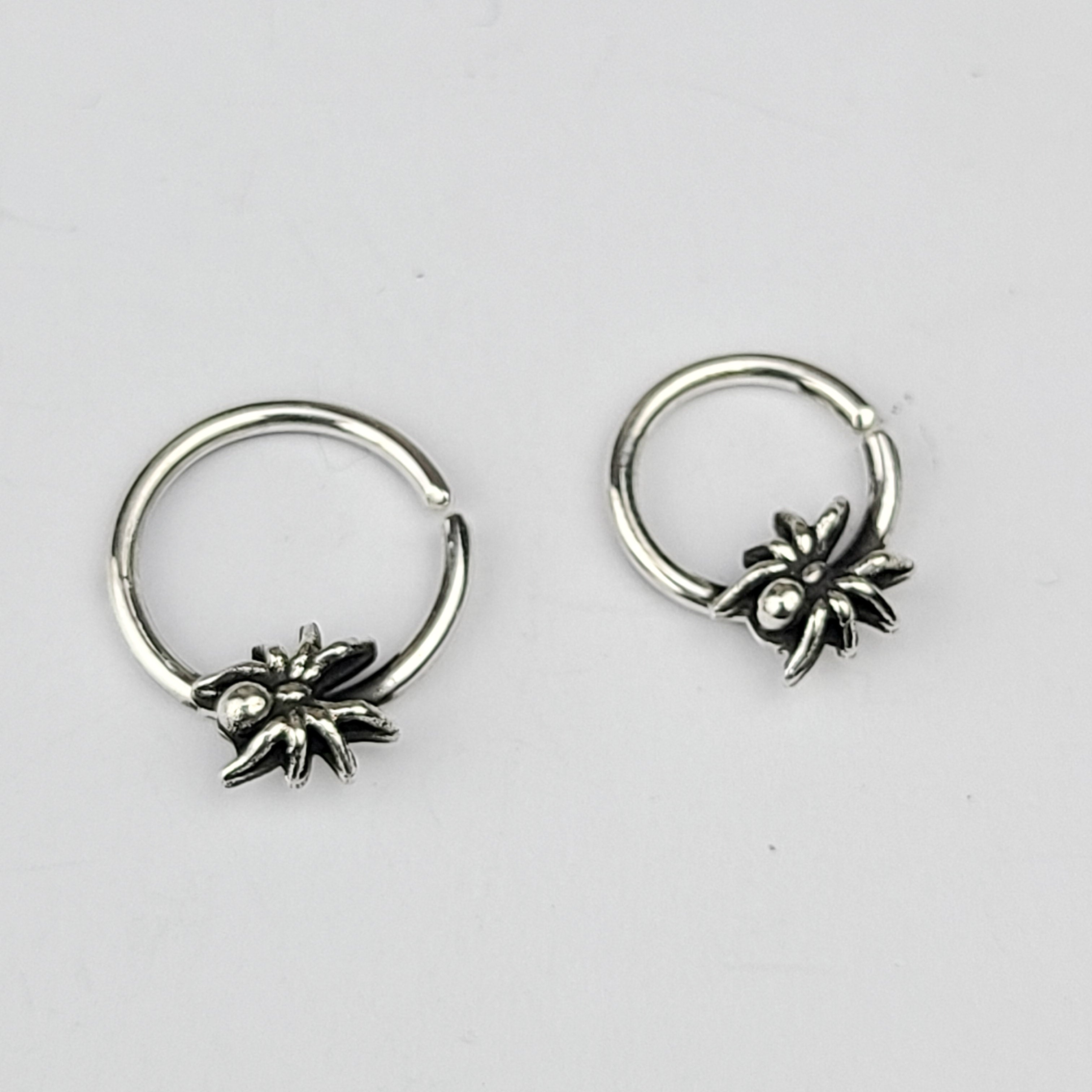 Tiny Spider Septum Piercing - Inchoo Bijoux