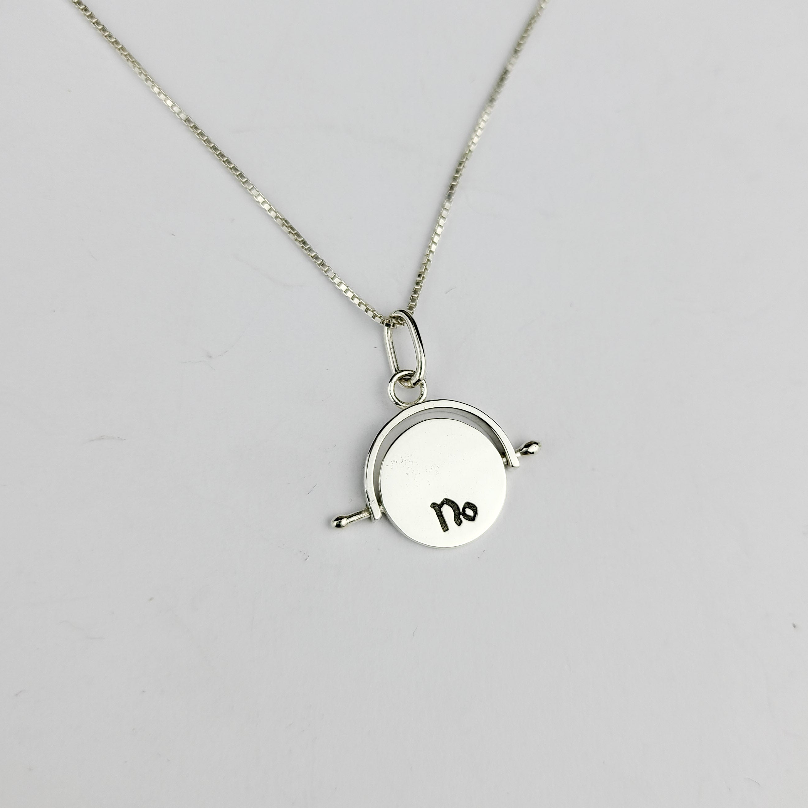 Yes No Flip Fidget Spinning Pendant - Inchoo Bijoux