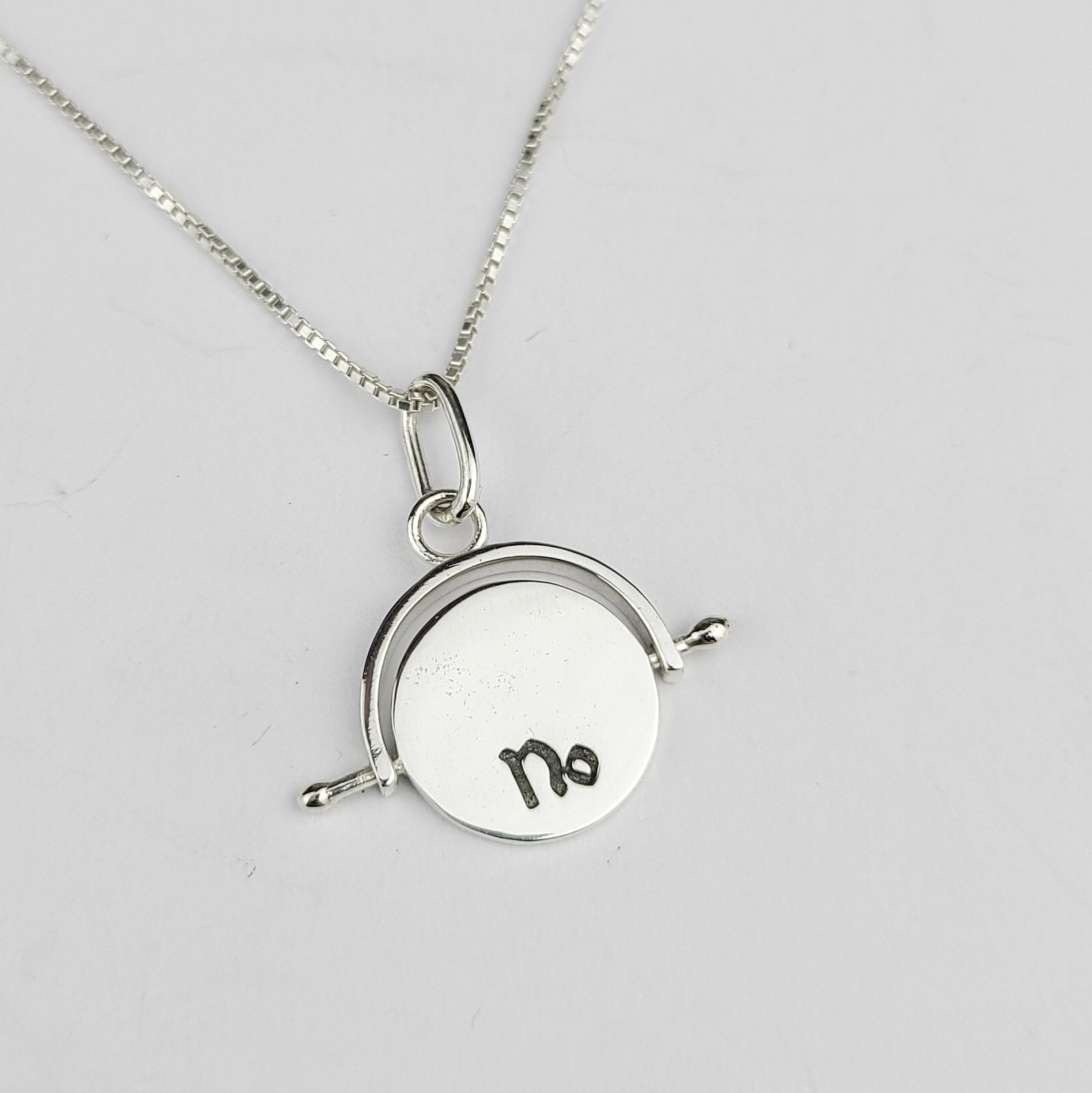 Yes No Flip Fidget Spinning Pendant - Inchoo Bijoux