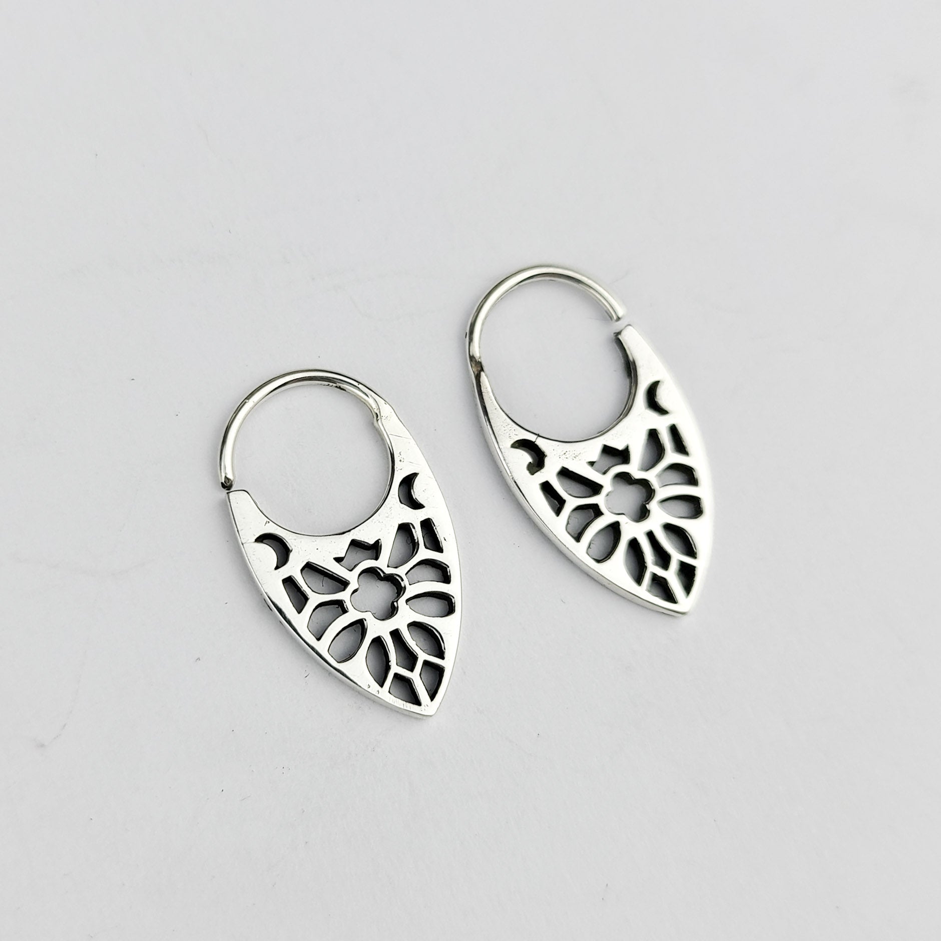 Pair of Delicate Cathedral Hoop Earrings - Inchoo Bijoux