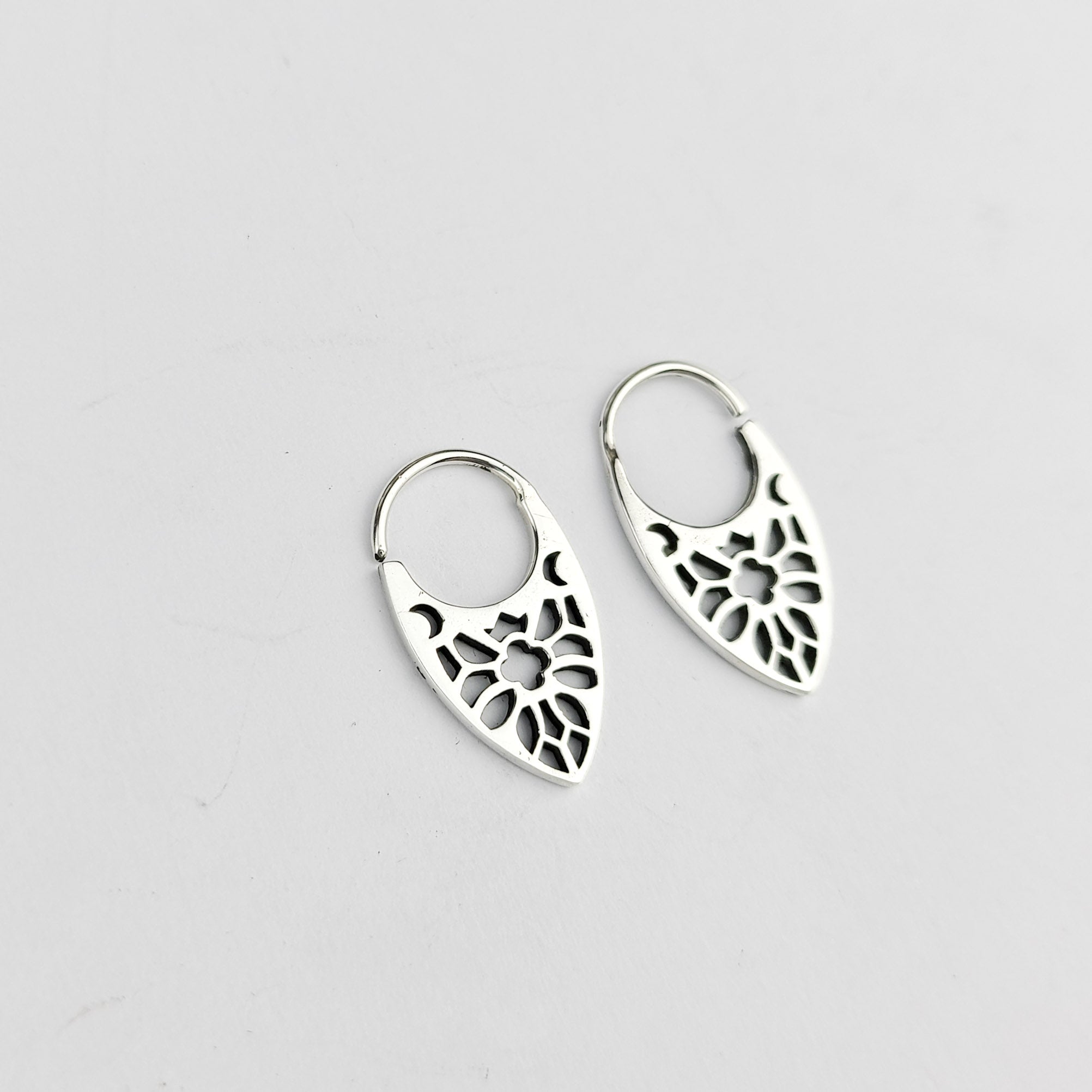 Pair of Delicate Cathedral Hoop Earrings - Inchoo Bijoux
