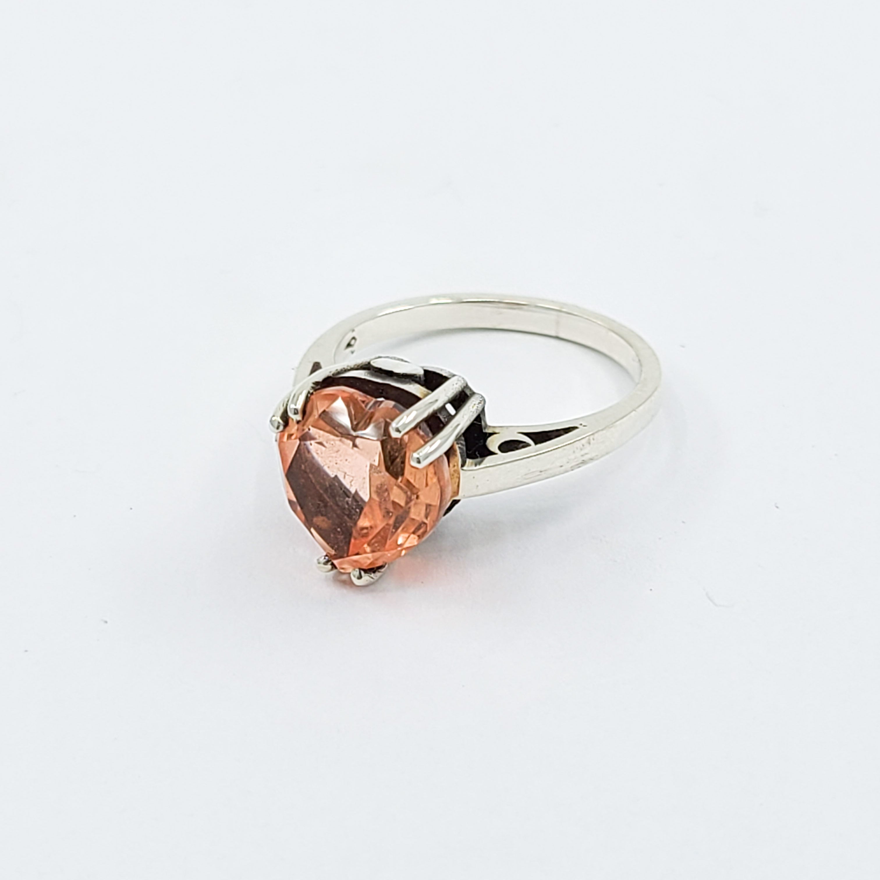 Pink Strawberry Quartz Heart Ring / Morganite Quartz