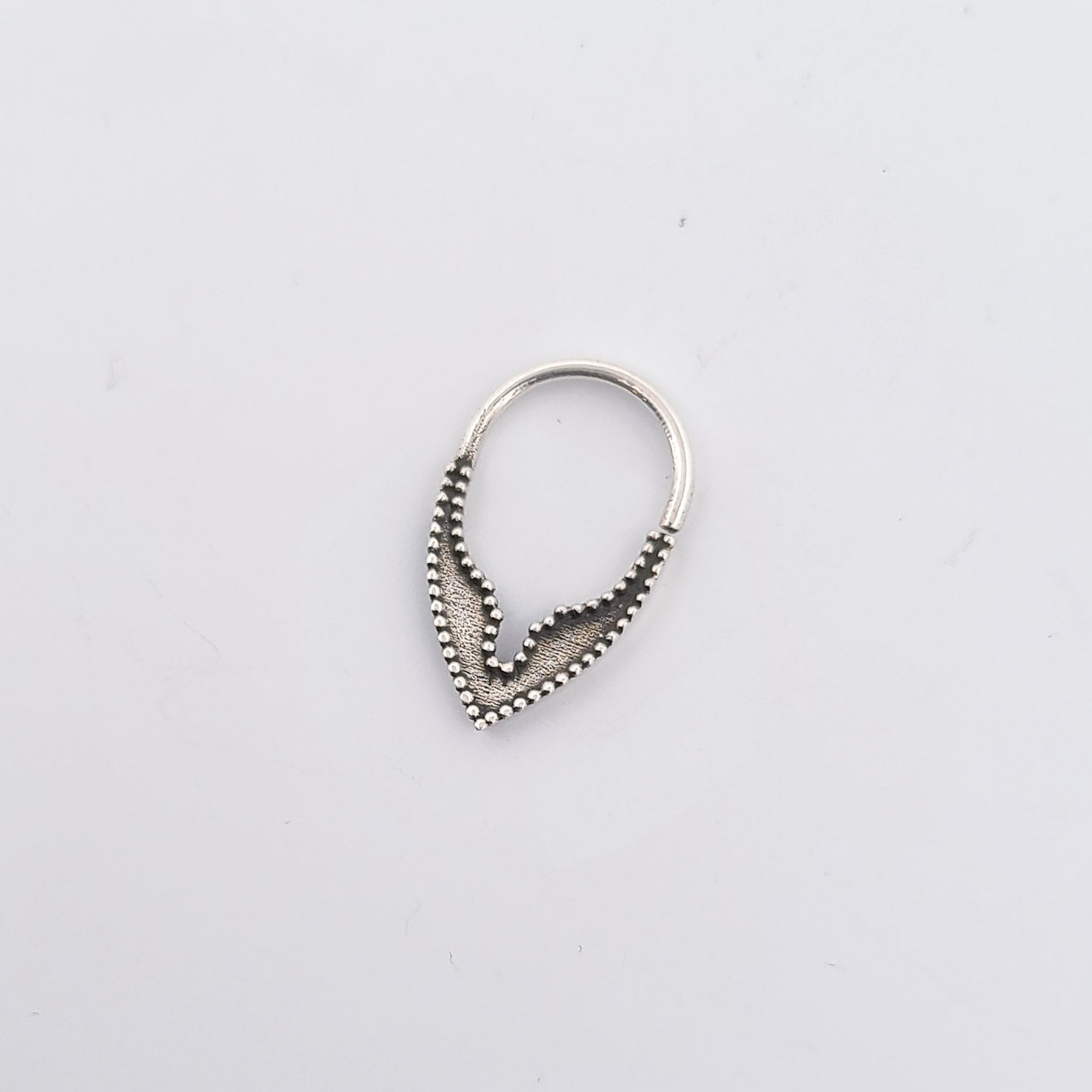 Dotted Gothic Church Septum Piercing