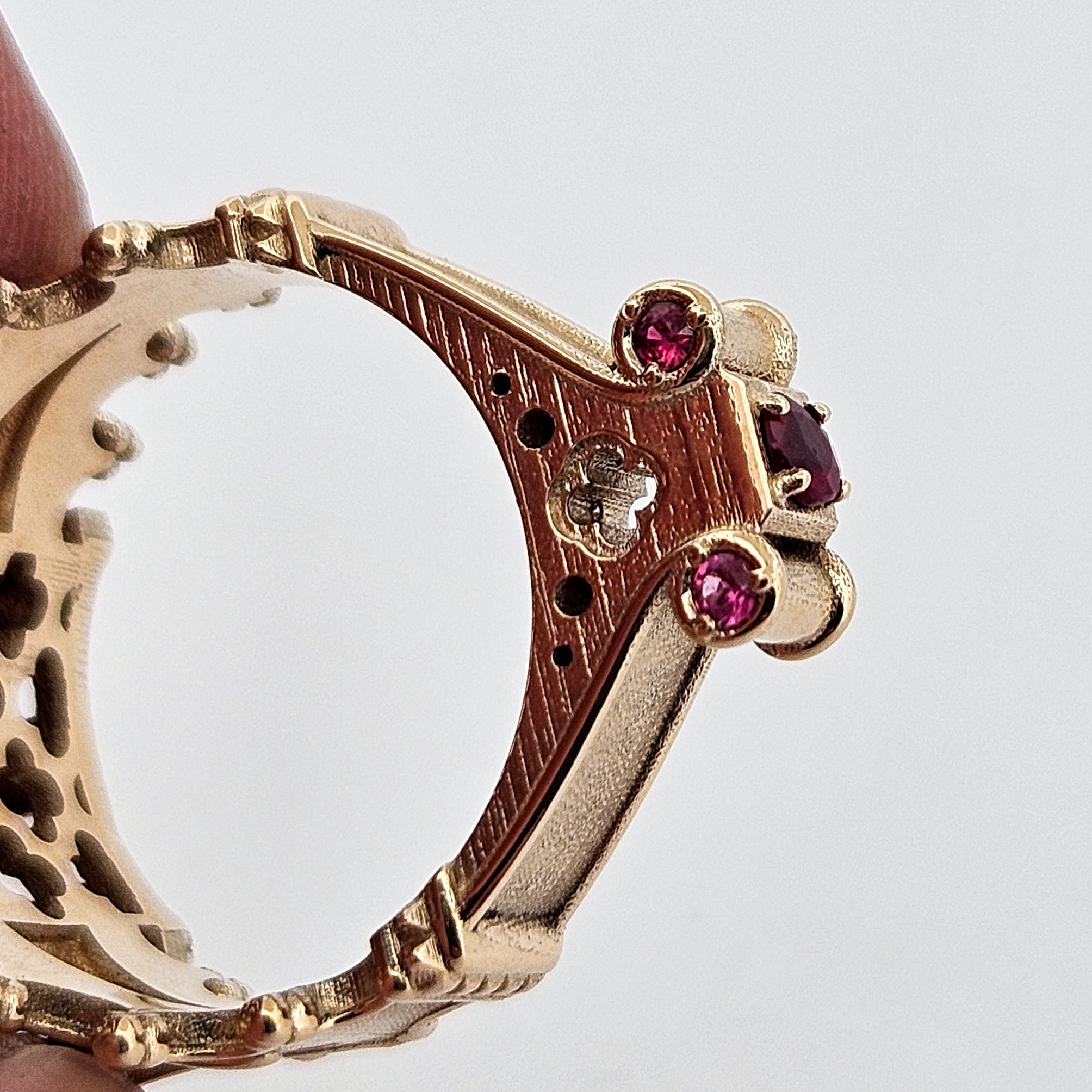 The Temple of Temptations - 14K Yellow Gold, Raspberry Garnet, Pink Spinelle and Ruby Ring