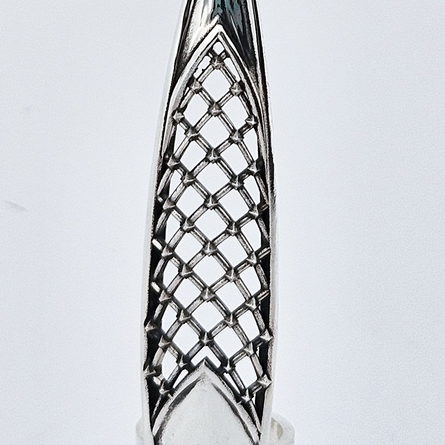 Oversized Studded Confessional Mesh Claw - Fake Nail Ring