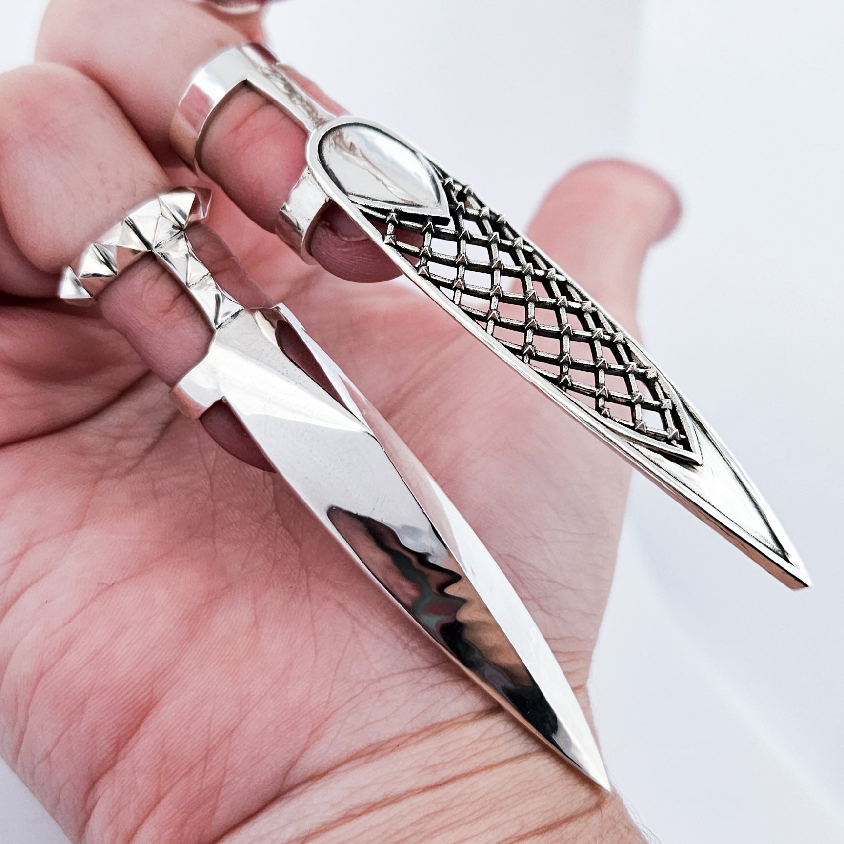 Oversized Studded Confessional Mesh Claw - Fake Nail Ring