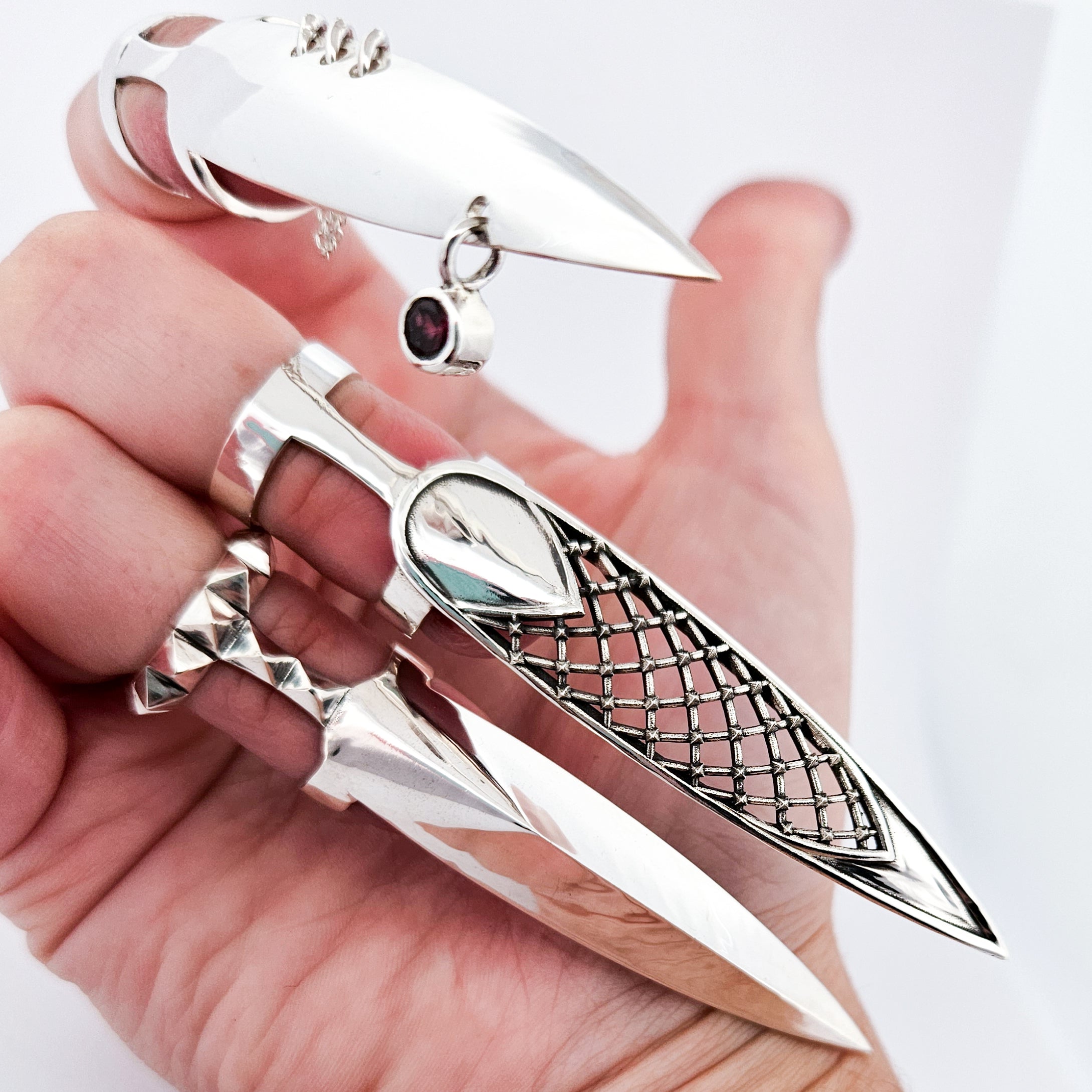 Oversized Studded Confessional Mesh Claw - Fake Nail Ring
