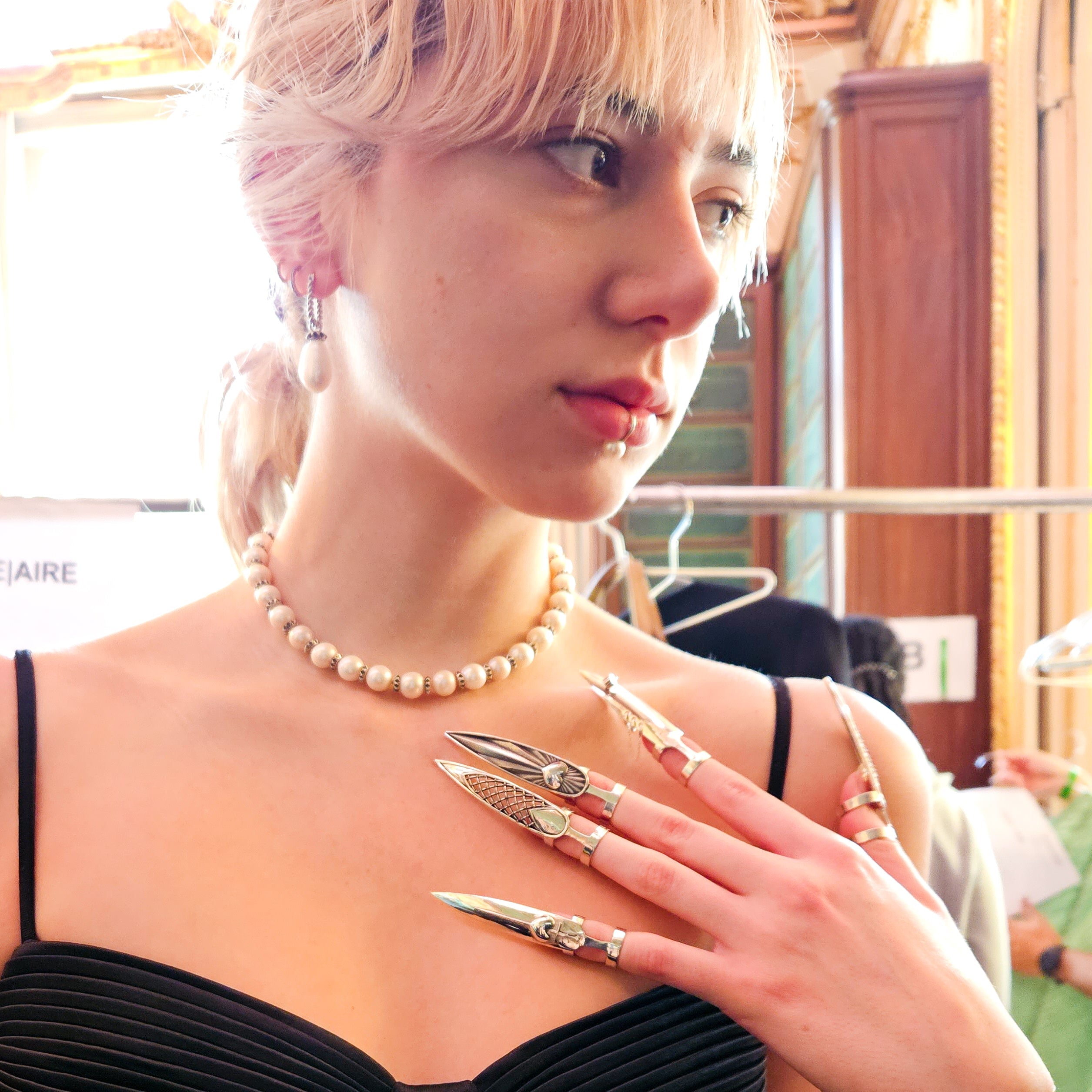 Oversized Heart & Sword Claw - Fake Nail Ring