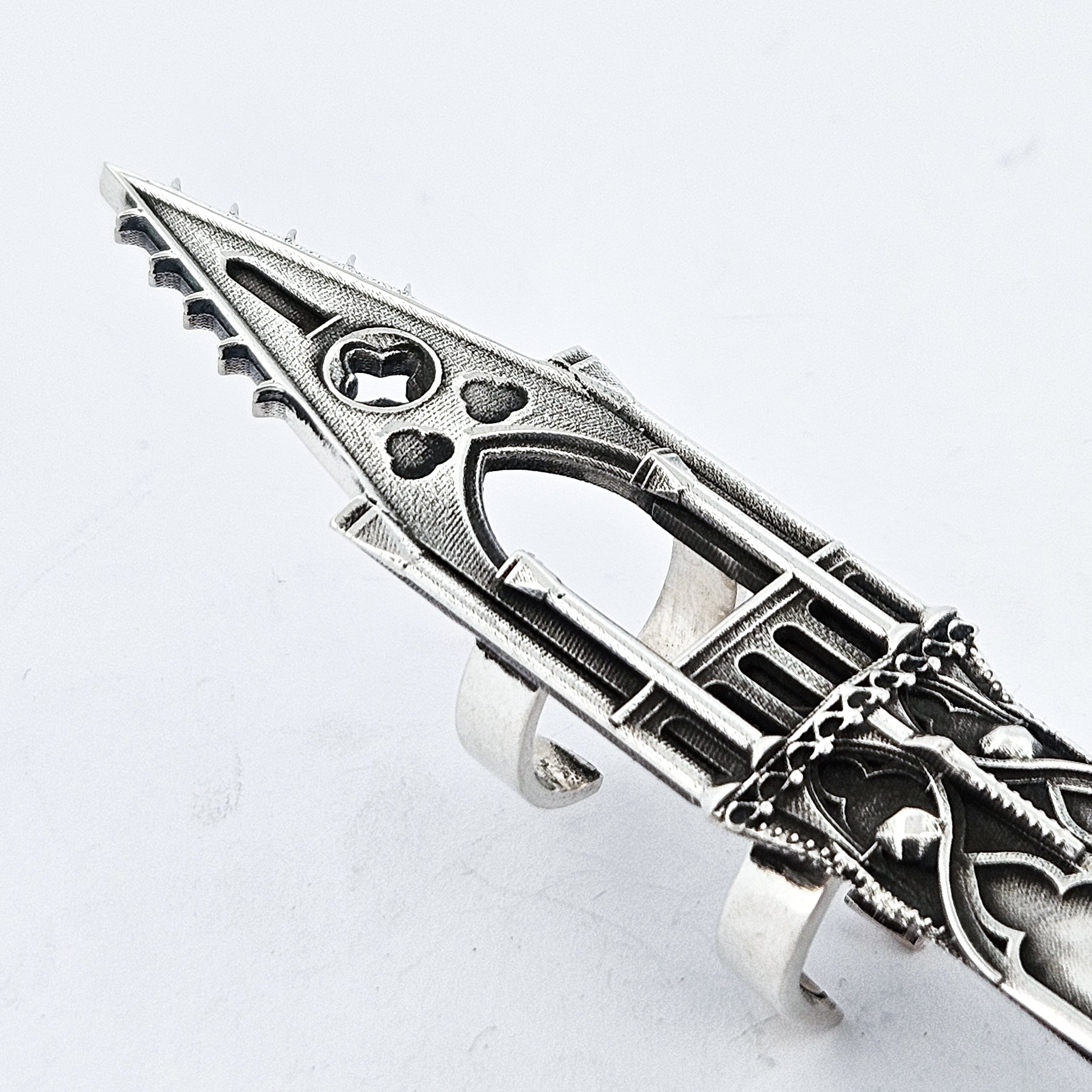 Cathedral Oversized Claw - Fake Nail Ring