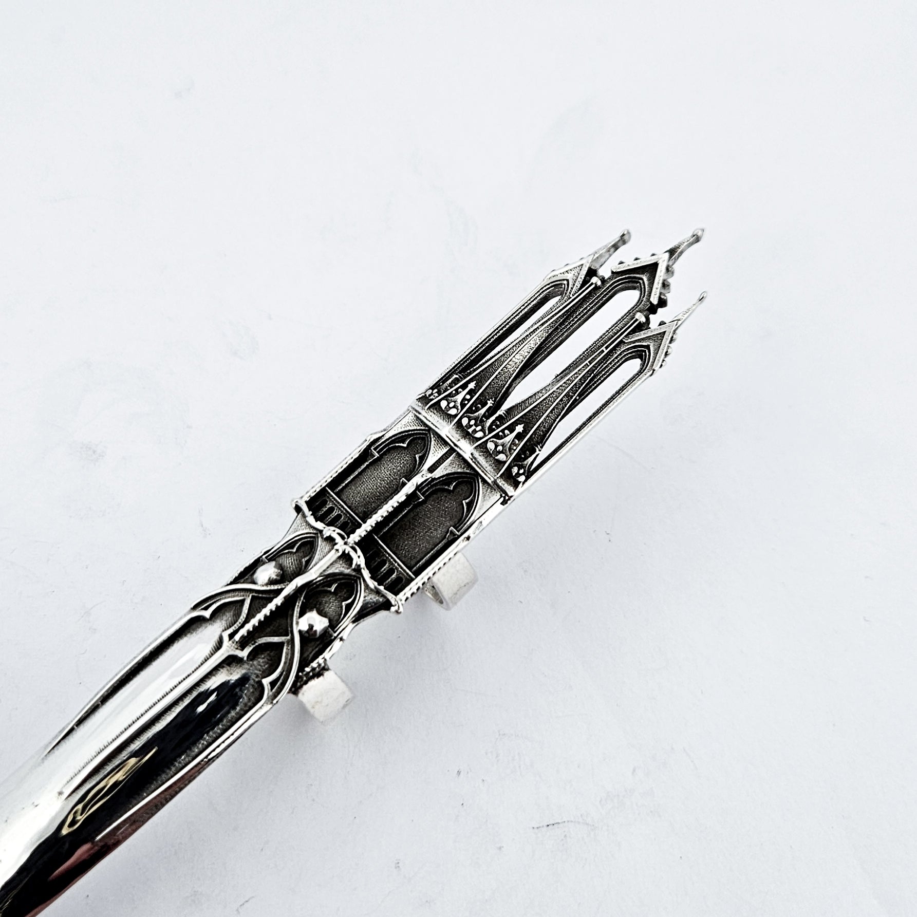 Temple of Temptations Oversized Fake Nail Ring Claw