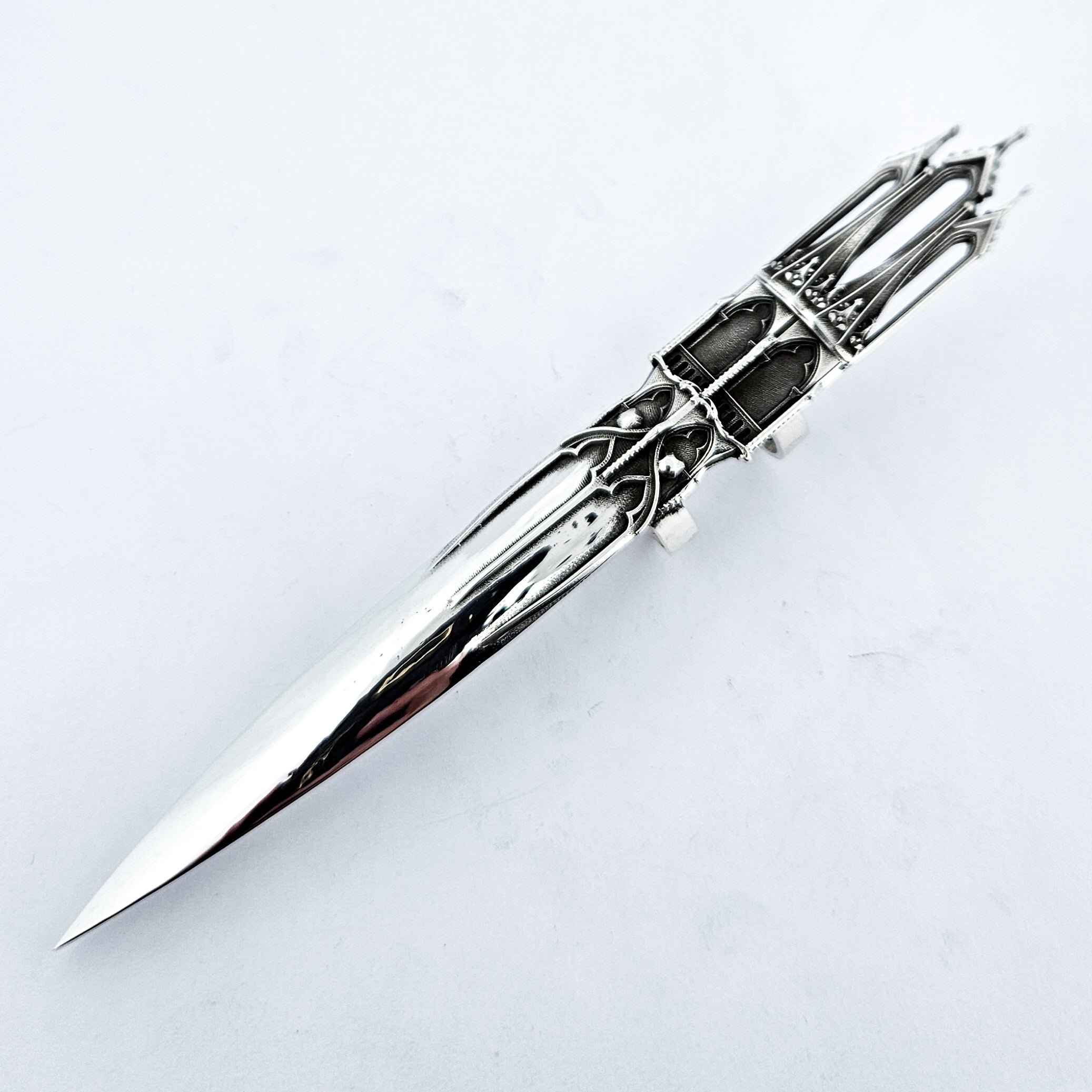 Temple of Temptations Oversized Fake Nail Ring Claw
