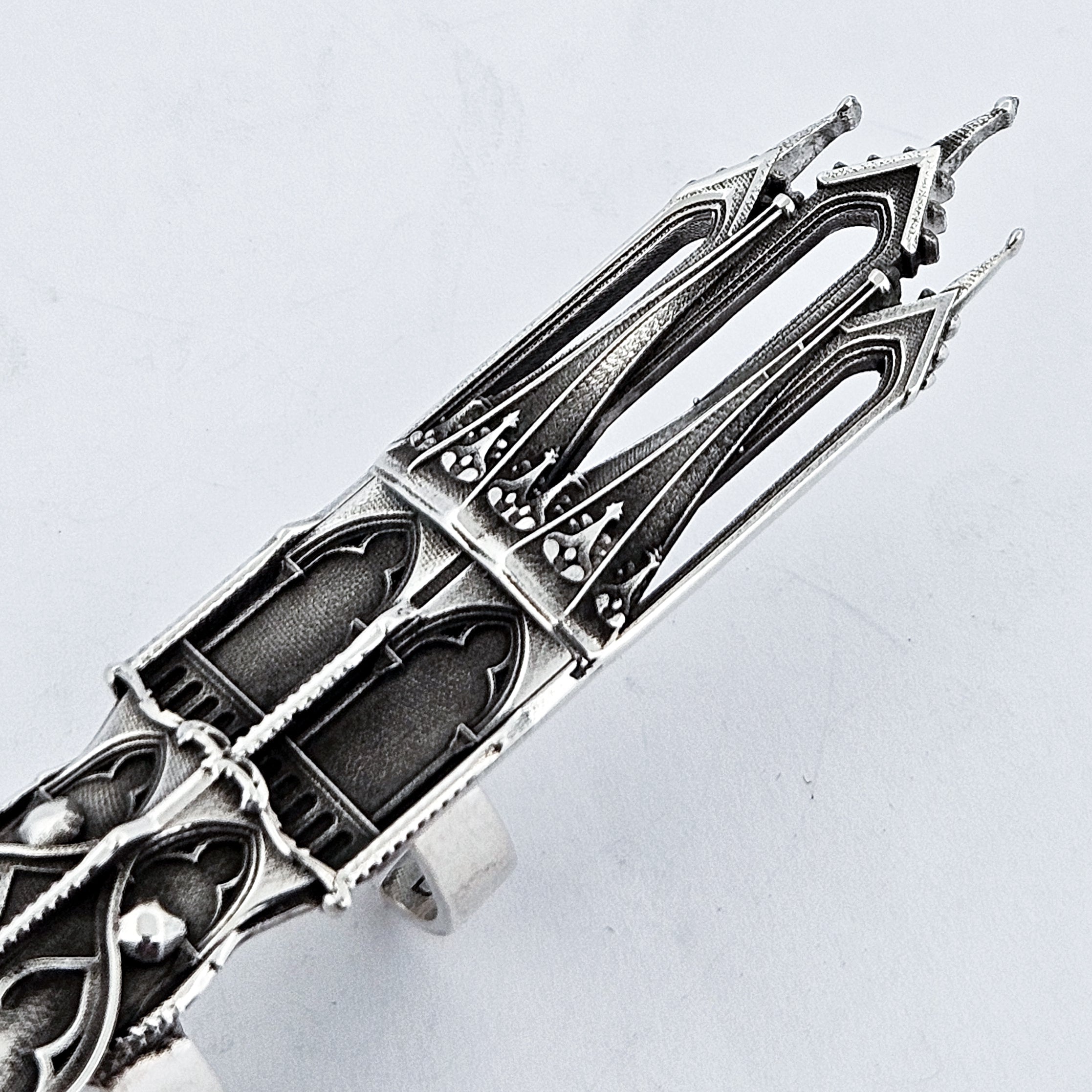 Temple of Temptations Oversized Fake Nail Ring Claw