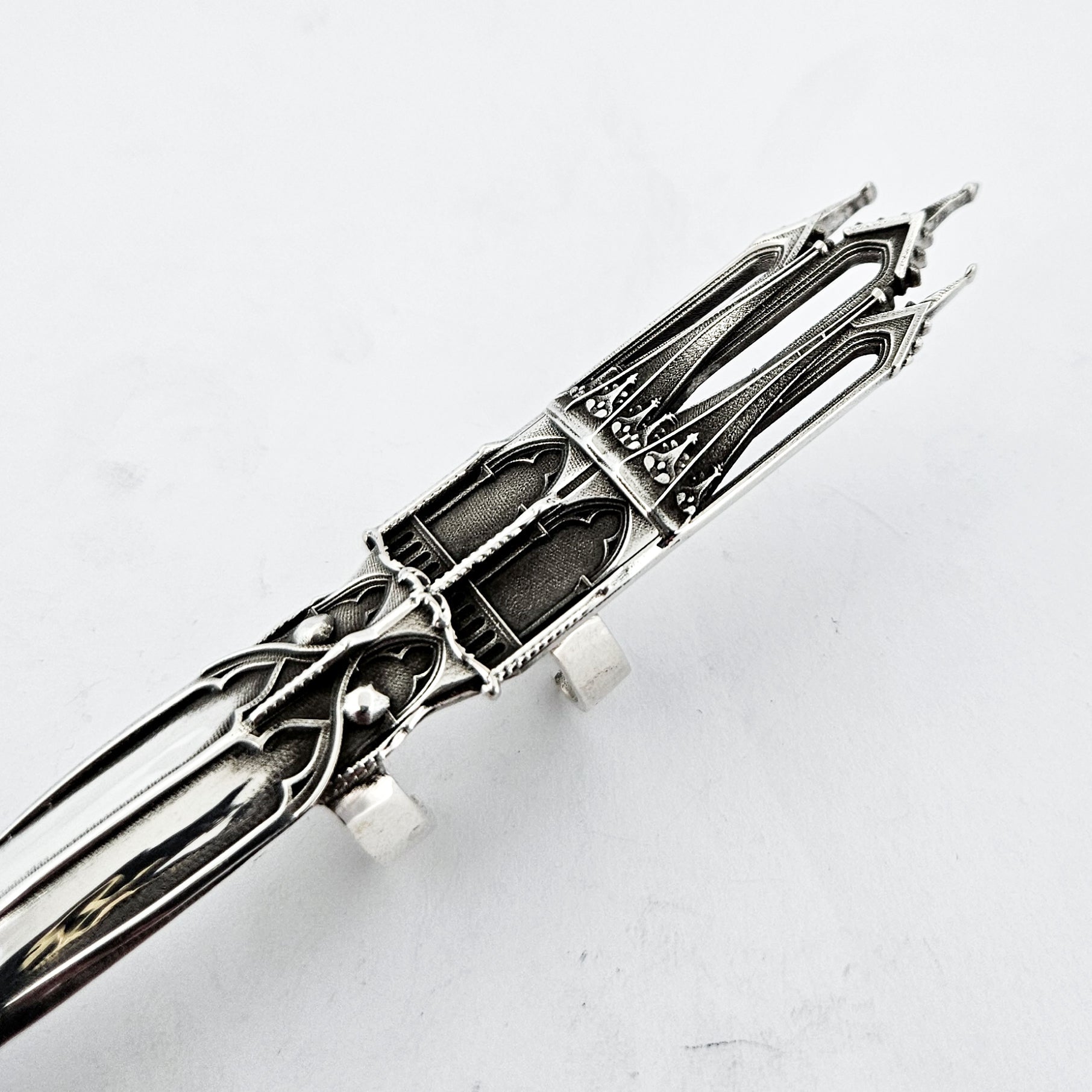Temple of Temptations Oversized Fake Nail Ring Claw