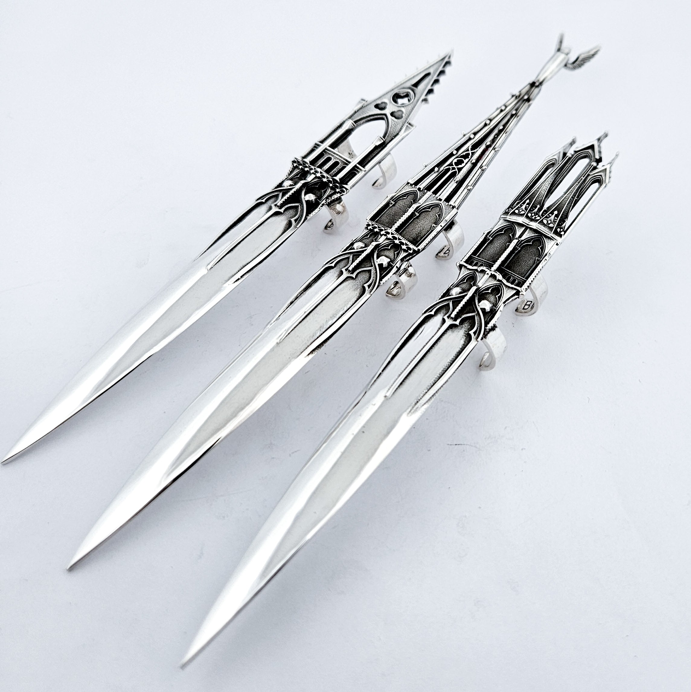 Temple of Temptations Oversized Fake Nail Ring Claw