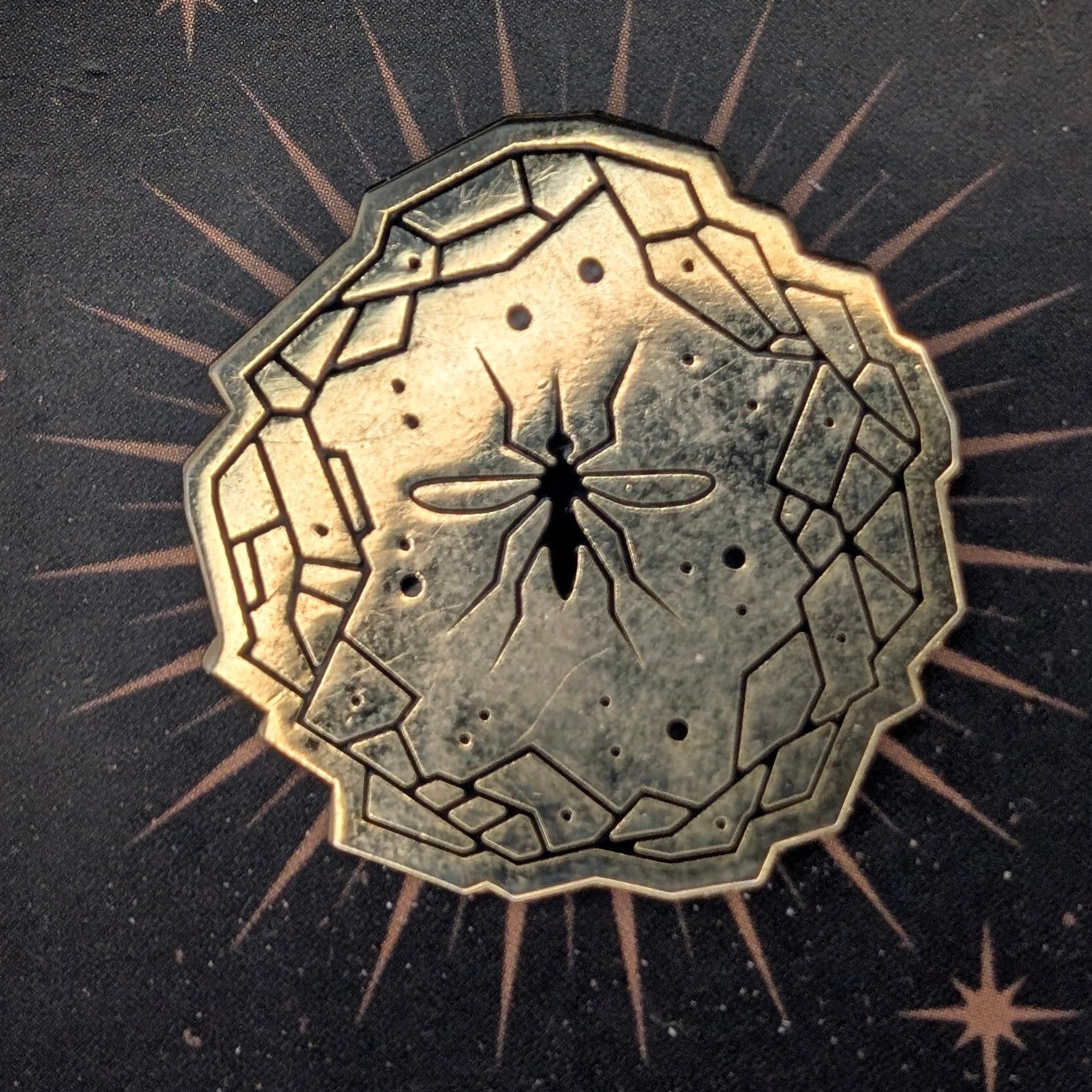 Epinglette - Mosquito in amber - Pin