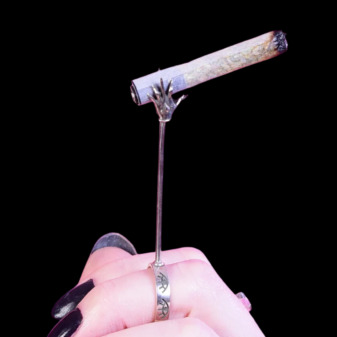 Queen of Hell Sceptre Cigarette Blunt Holder Ring