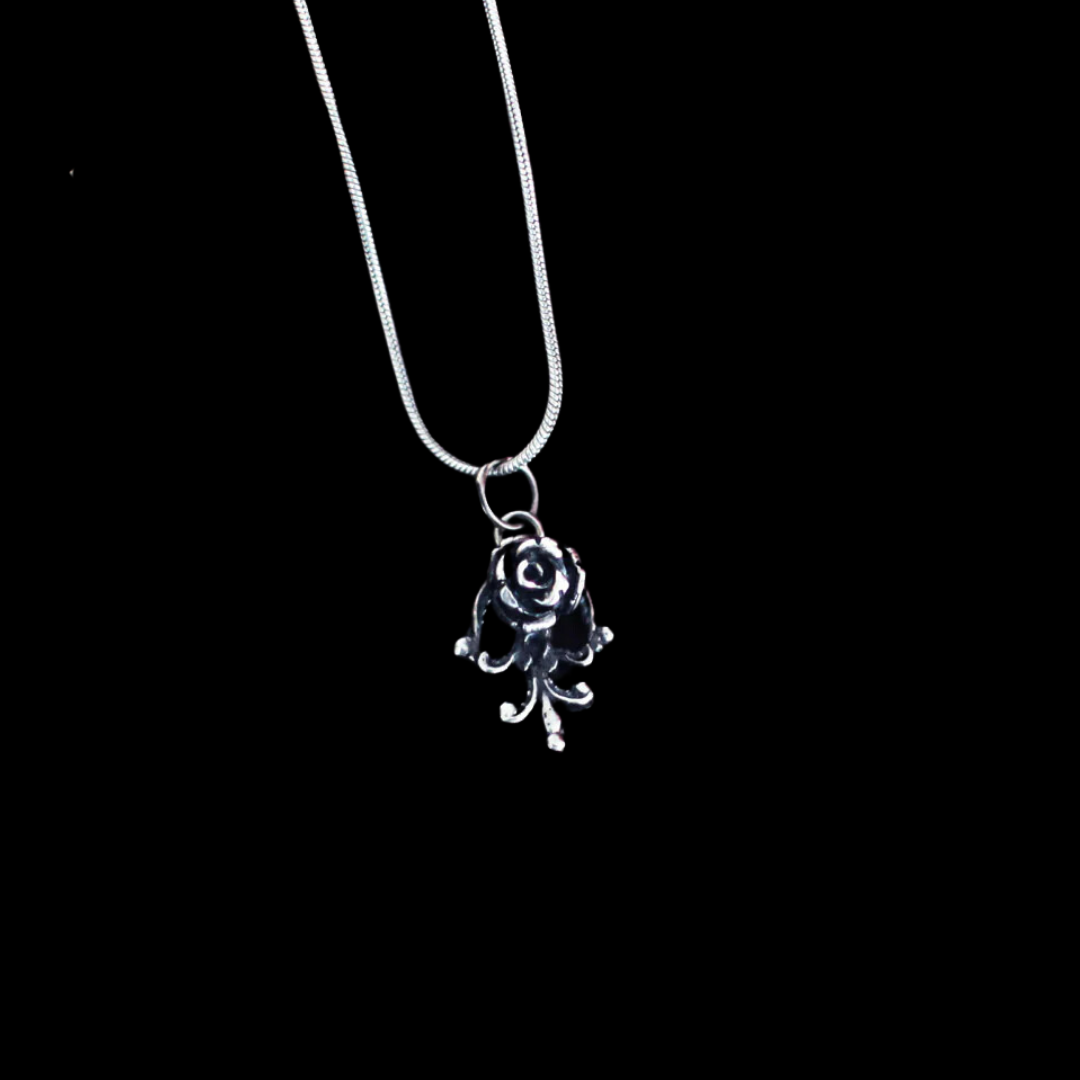 Tiny Silver Rose Pendant - Inchoo Bijoux